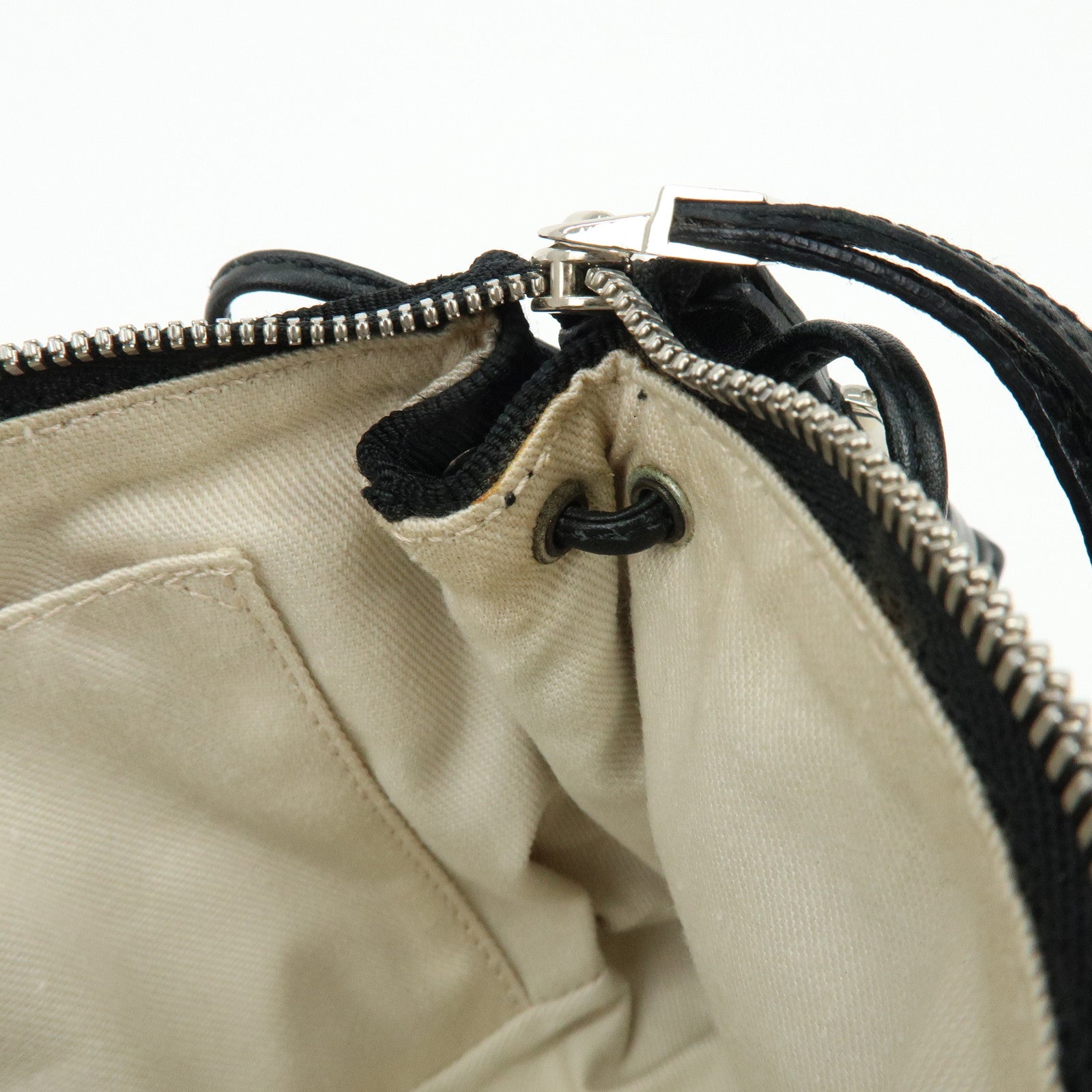Ferragamo Vara Canvas Leather Side Ribbon Shoulder Bag Black