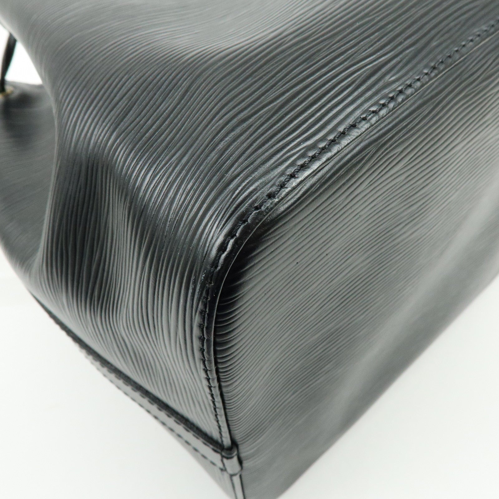 Louis Vuitton Epi Petit Noe Shoulder Bag Noir Black M59012