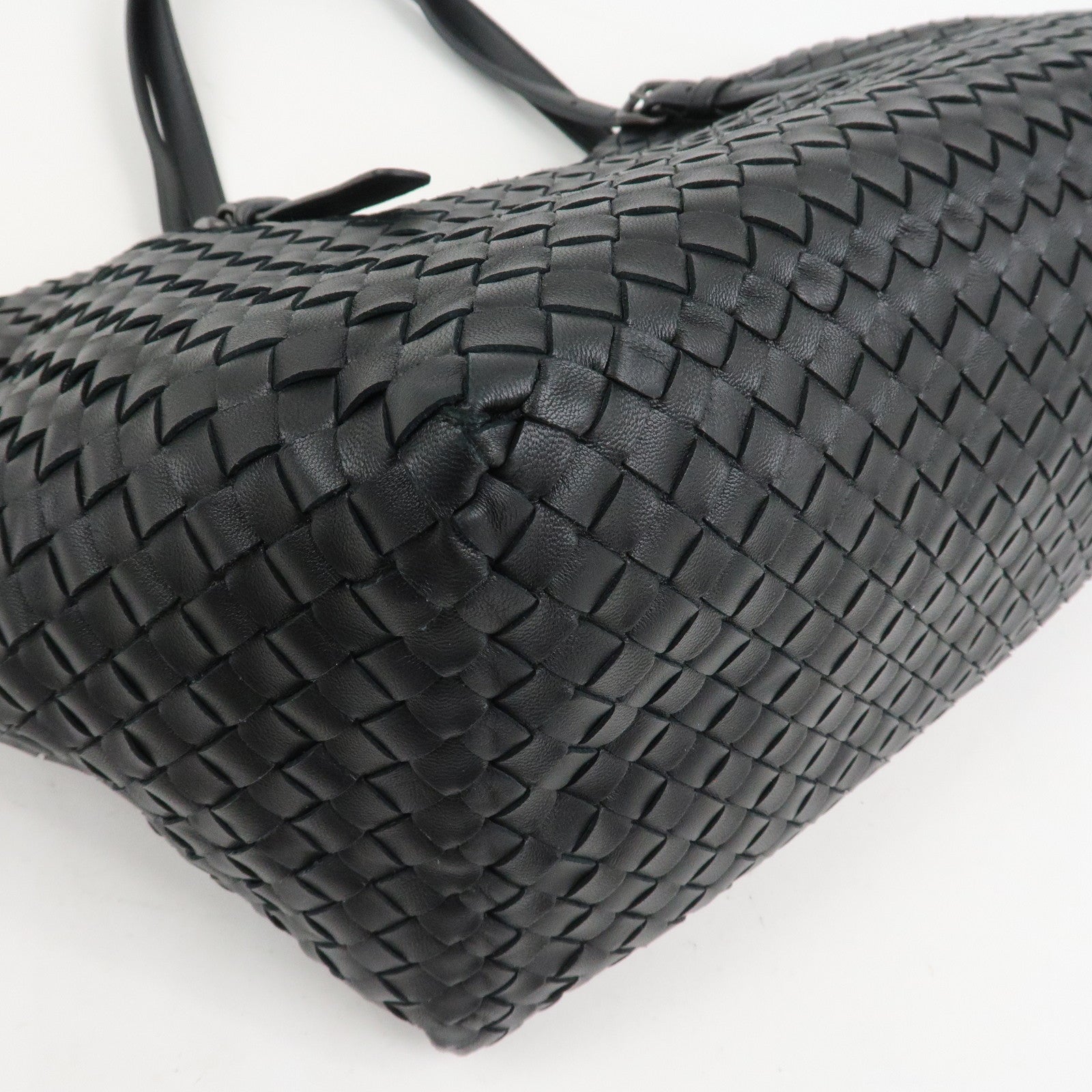 BOTTEGA VENETA Intrecciato Leather Medium Cesta Bag Tote Bag Black 337260