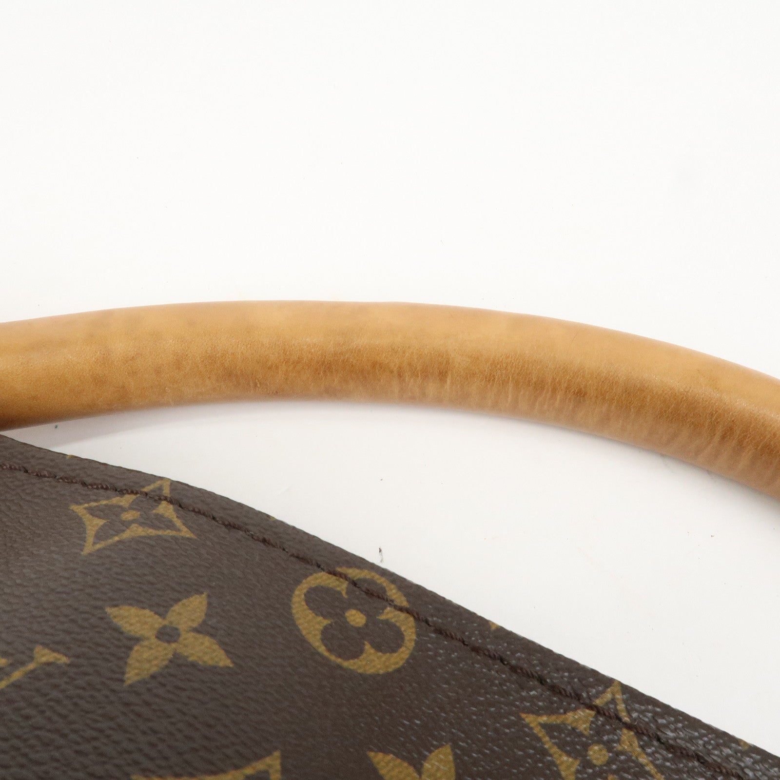 Louis Vuitton Monogram Artsy MM Shoulder Bag Brown M40249