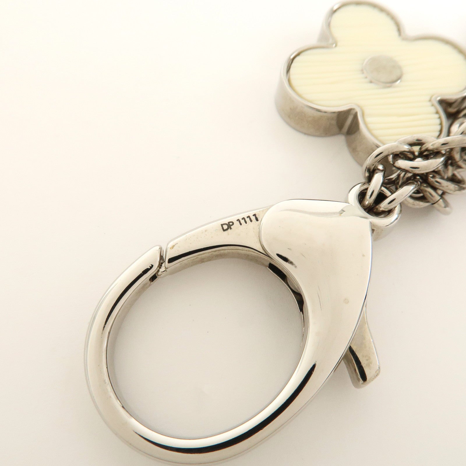 Louis Vuitton Bijoux Sac Fleur de Epi Bag Charm Silver White M65085