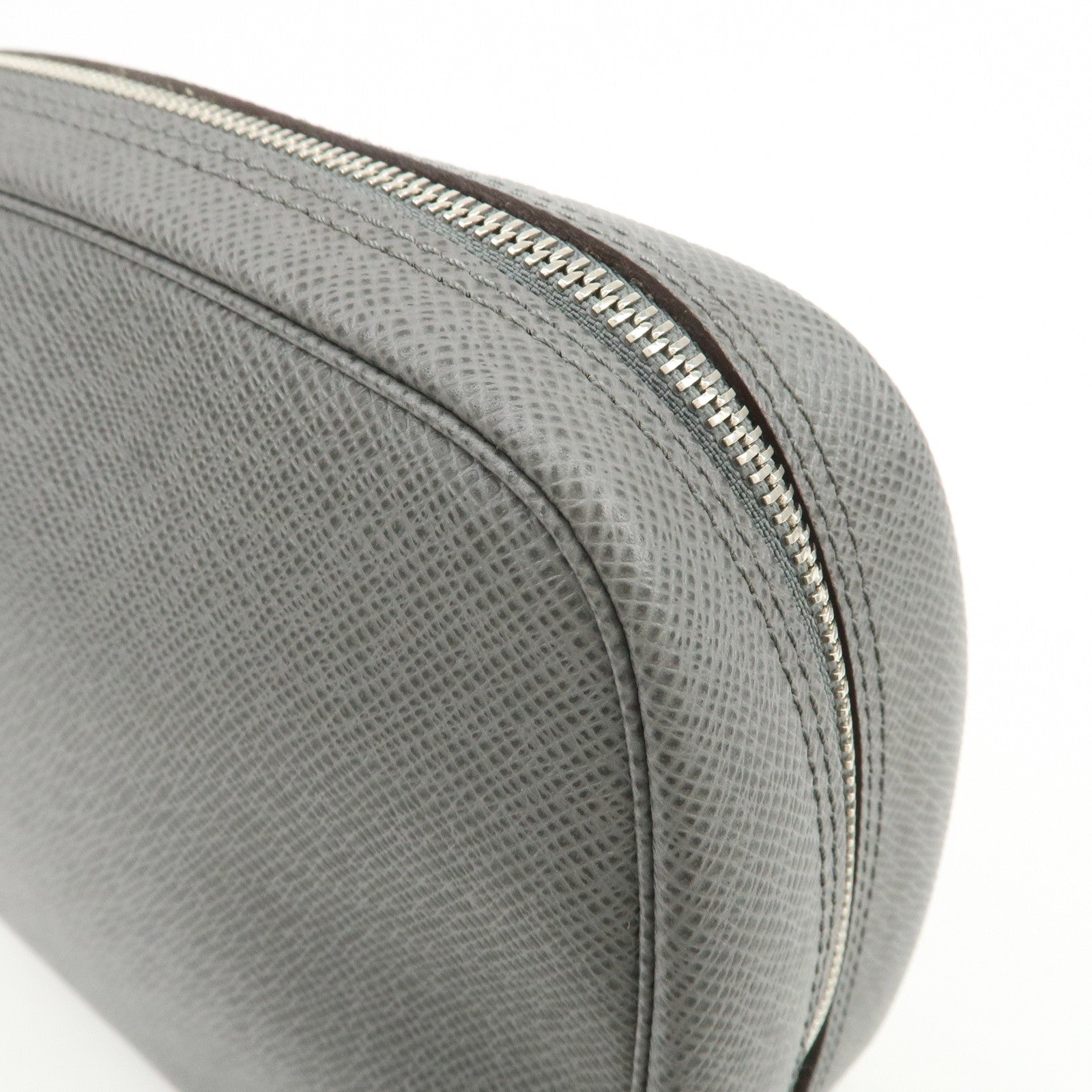 Louis Vuitton Taiga Trousse Toilette GM Pouch Glacier M32663