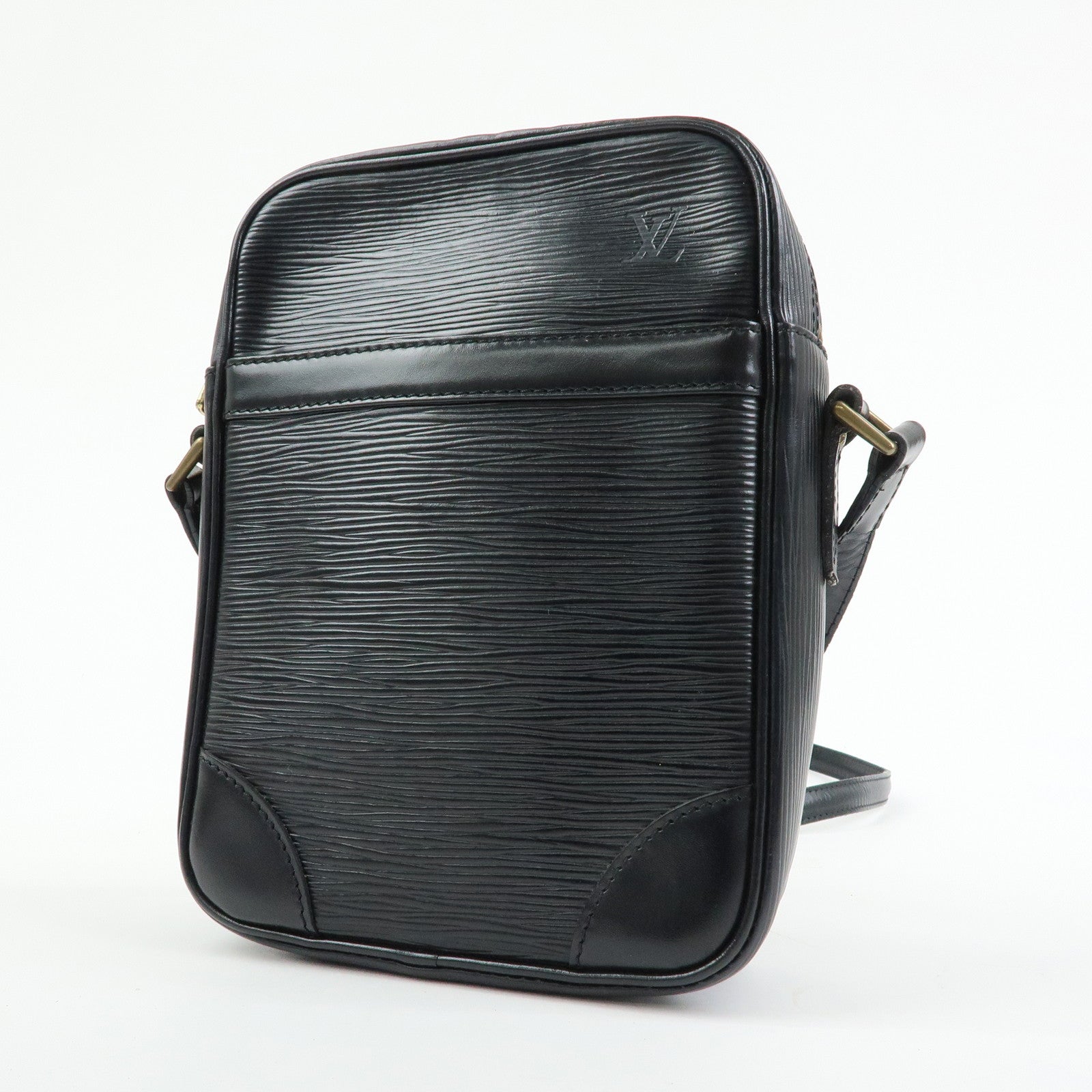 Louis Vuitton Epi Danube Shoulder Bag Crossbody Bag Noir M45632