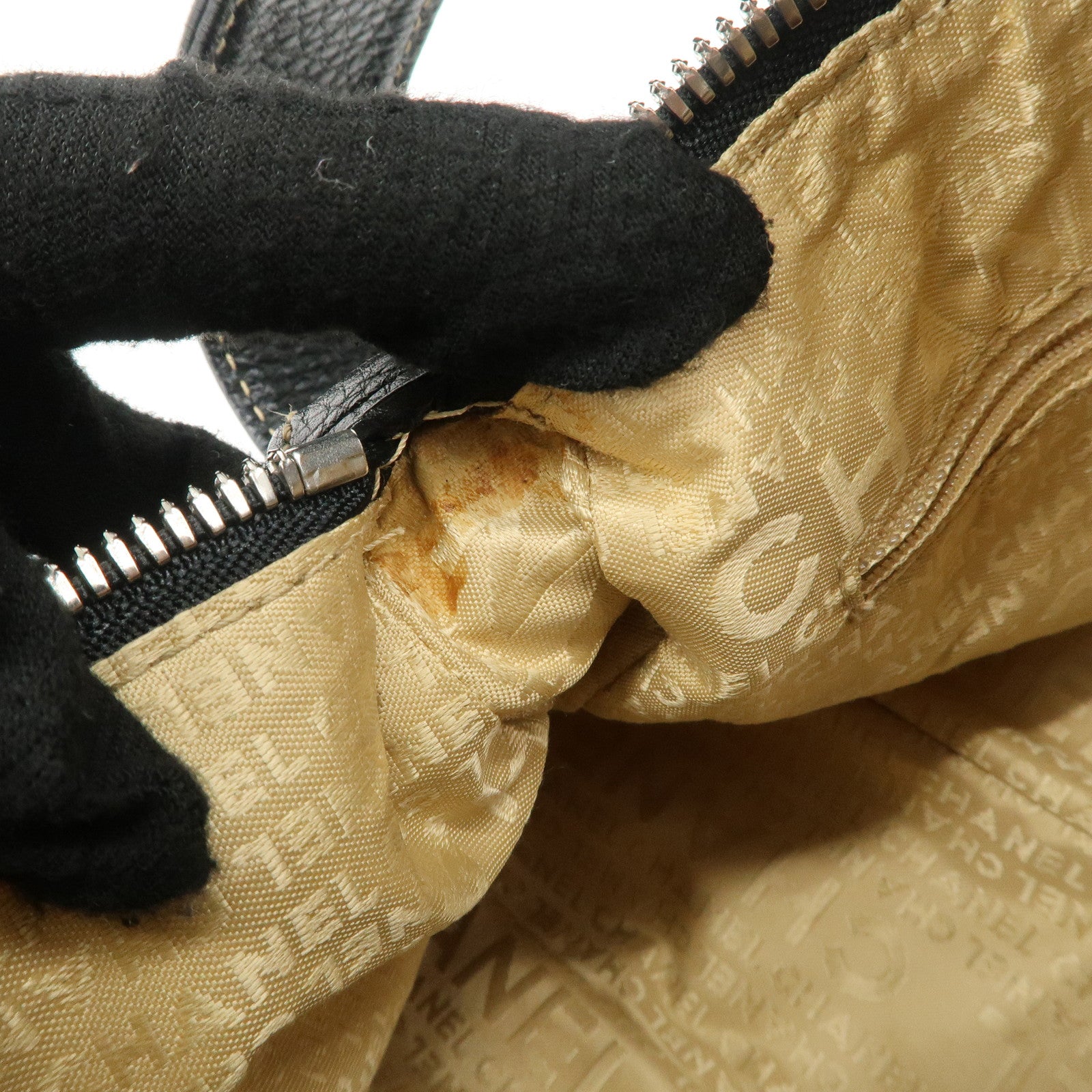 CHANEL Caviar Skin Leather Logo Fringe Shoulder Bag Gold HDW Black Used