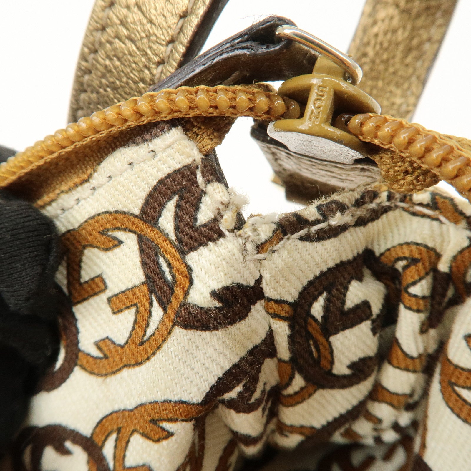 GUCCI Abbey GG Canvas Leather Pouch Hand Bag Beige Gold 145750