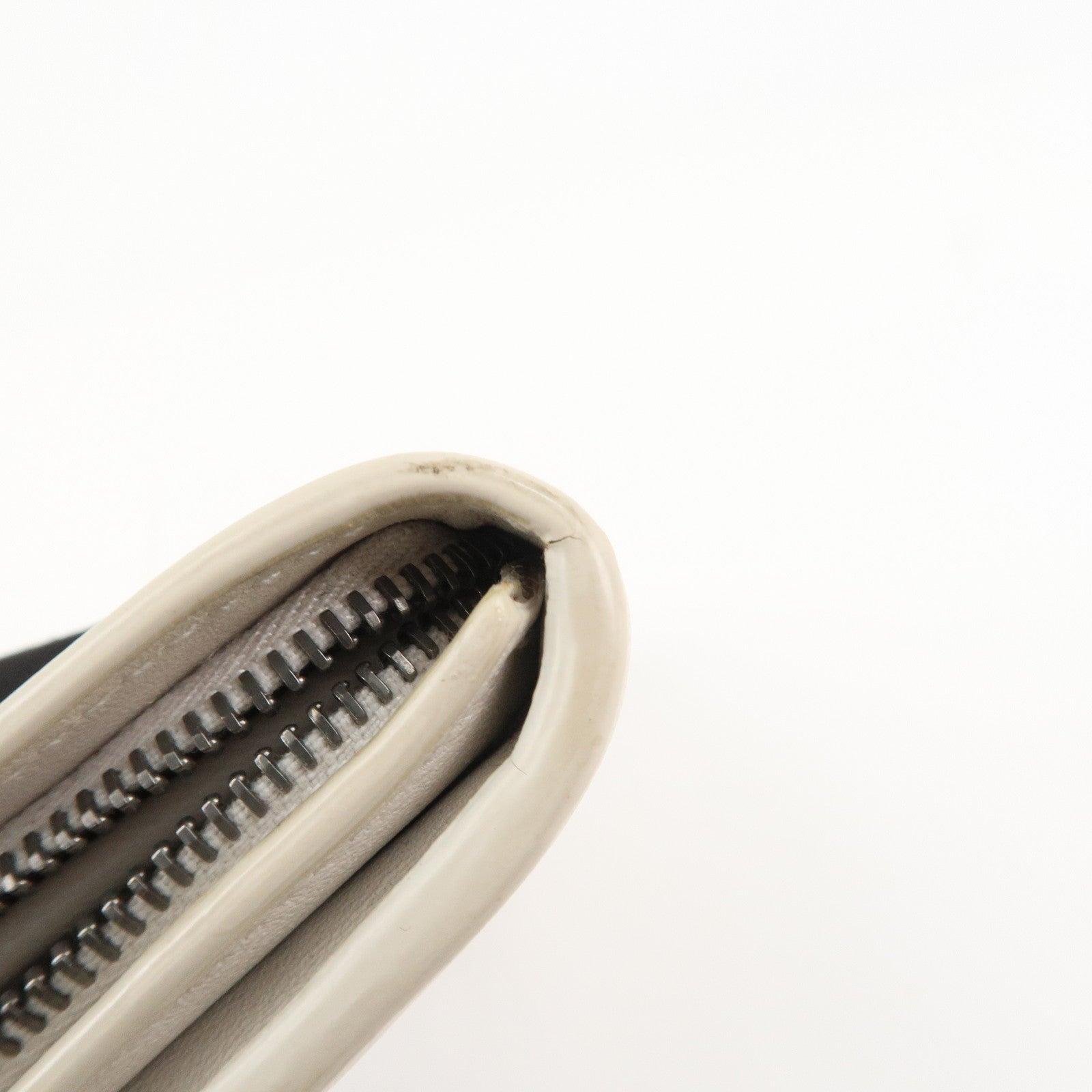 BOTTEGA VENETA Intrecciato Leather Long Wallet Ribbon Ivory Used