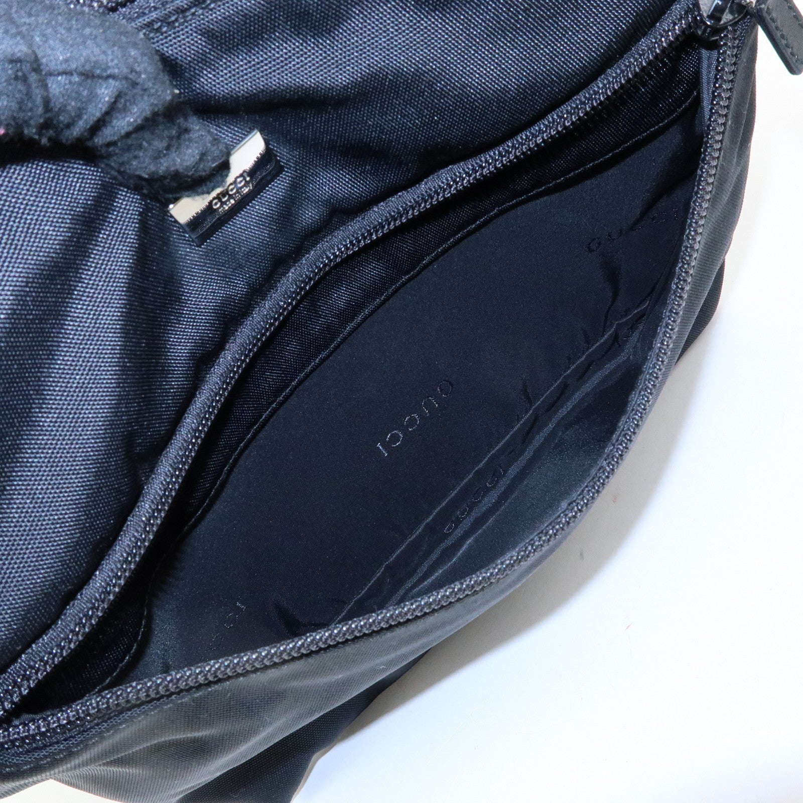 GUCCI GG Nylon Leather Shoulder Bag Black 001・3386