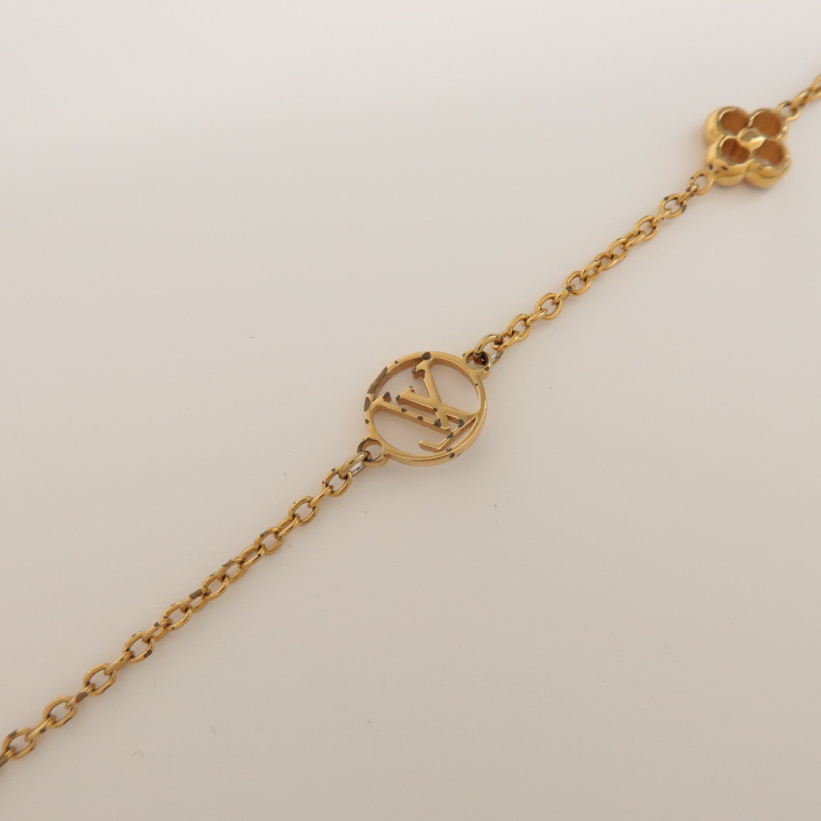 Louis Vuitton Flowerful Necklace LV Circle Metal Gold M68125