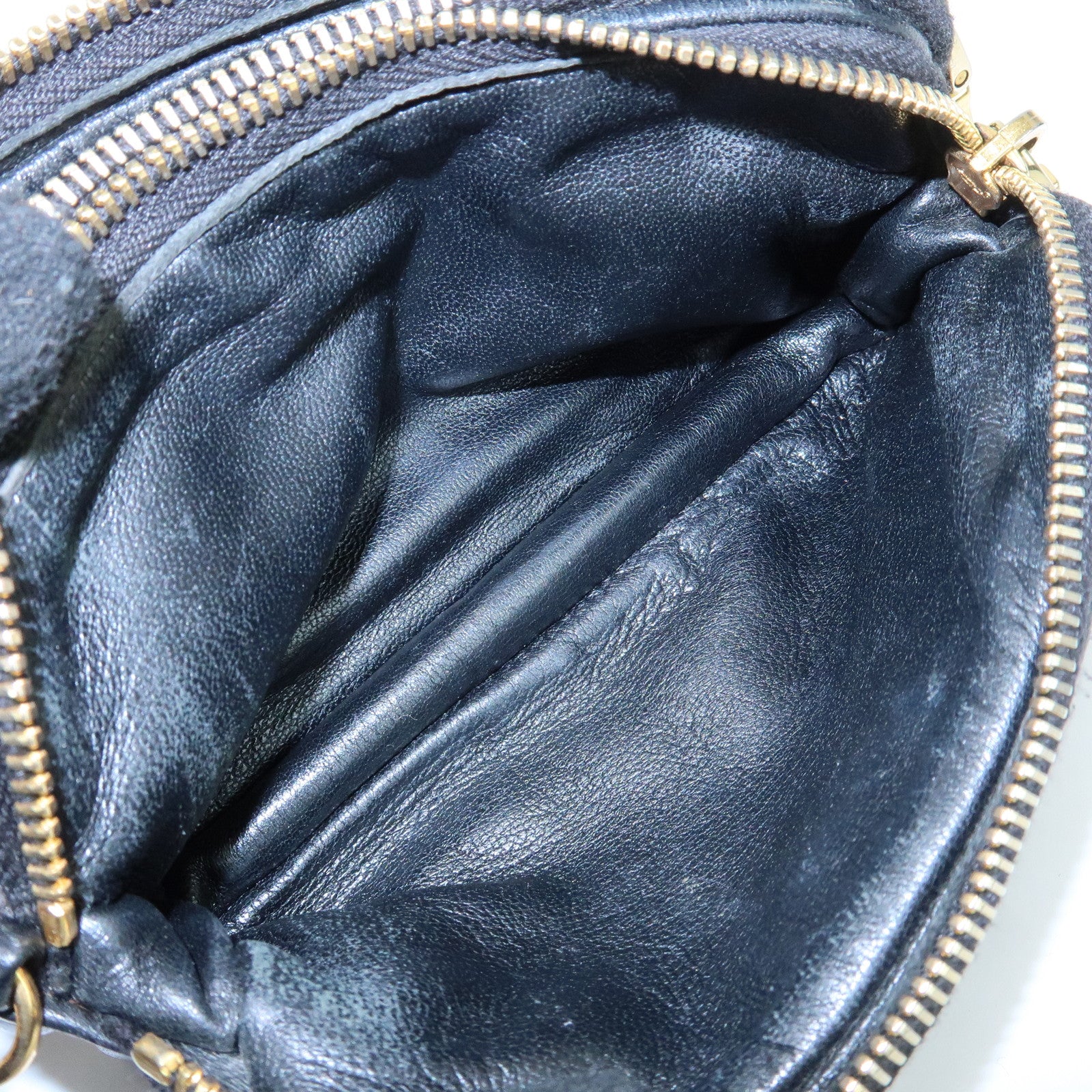 MIU MIU Lamb Skin Studs Cosmetic Pouch Accessoires Pouch Black