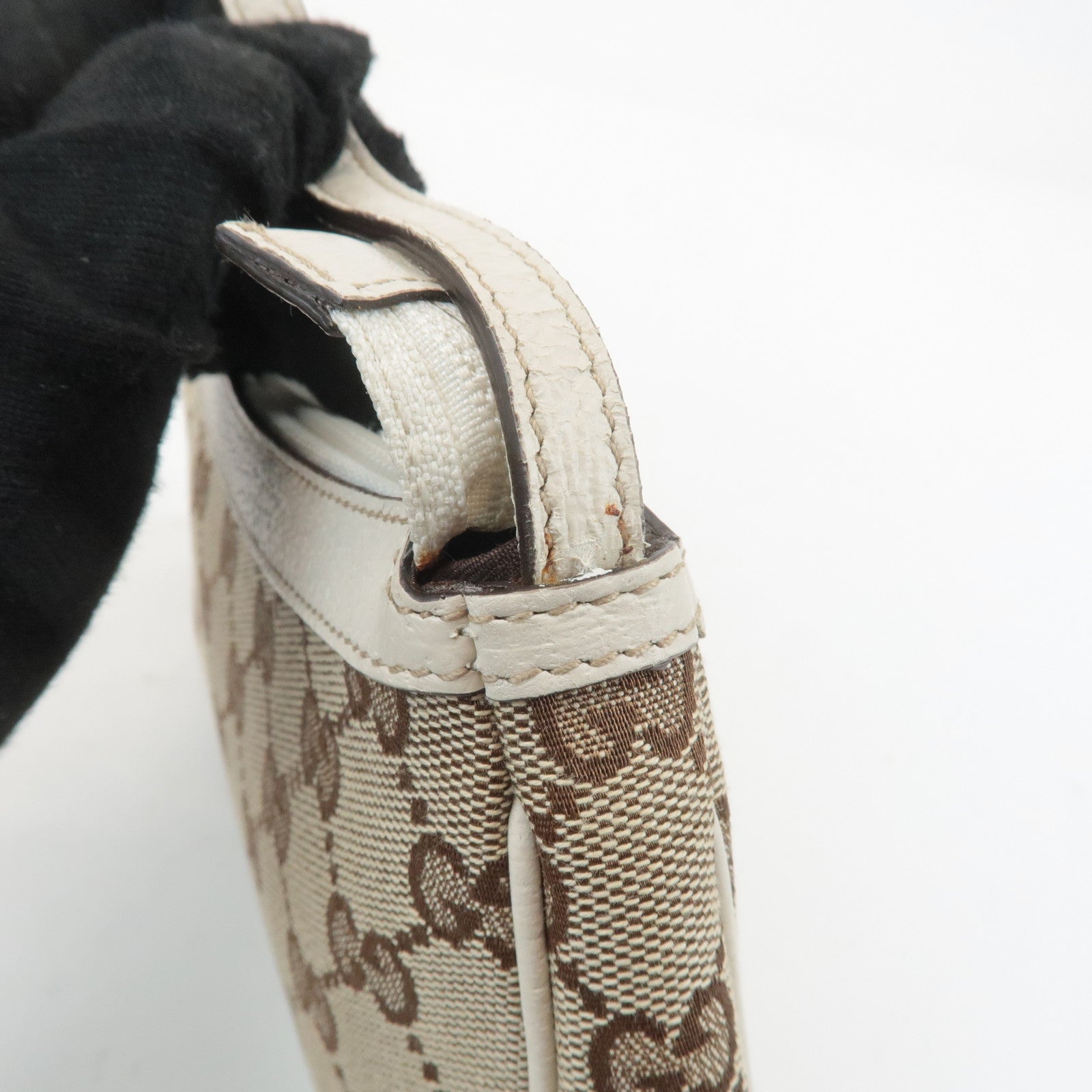 GUCCI GG Canvas Leather Accessory Pouch Hand Bag Beige Ivory 154432 Used