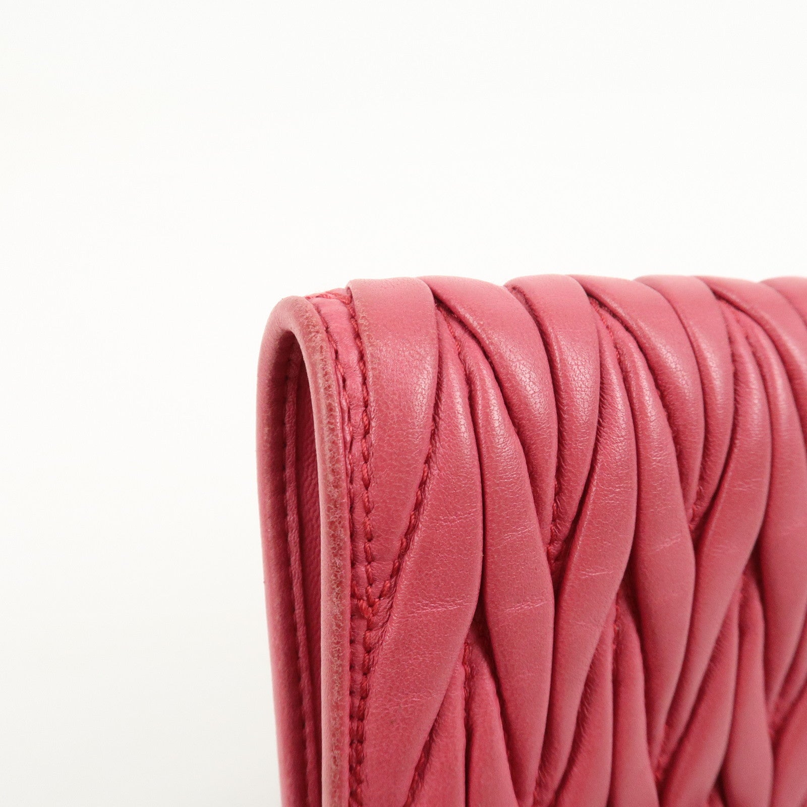 MIU MIU Matelasse Nappa Leather Compact Wallet Pink 5MV204