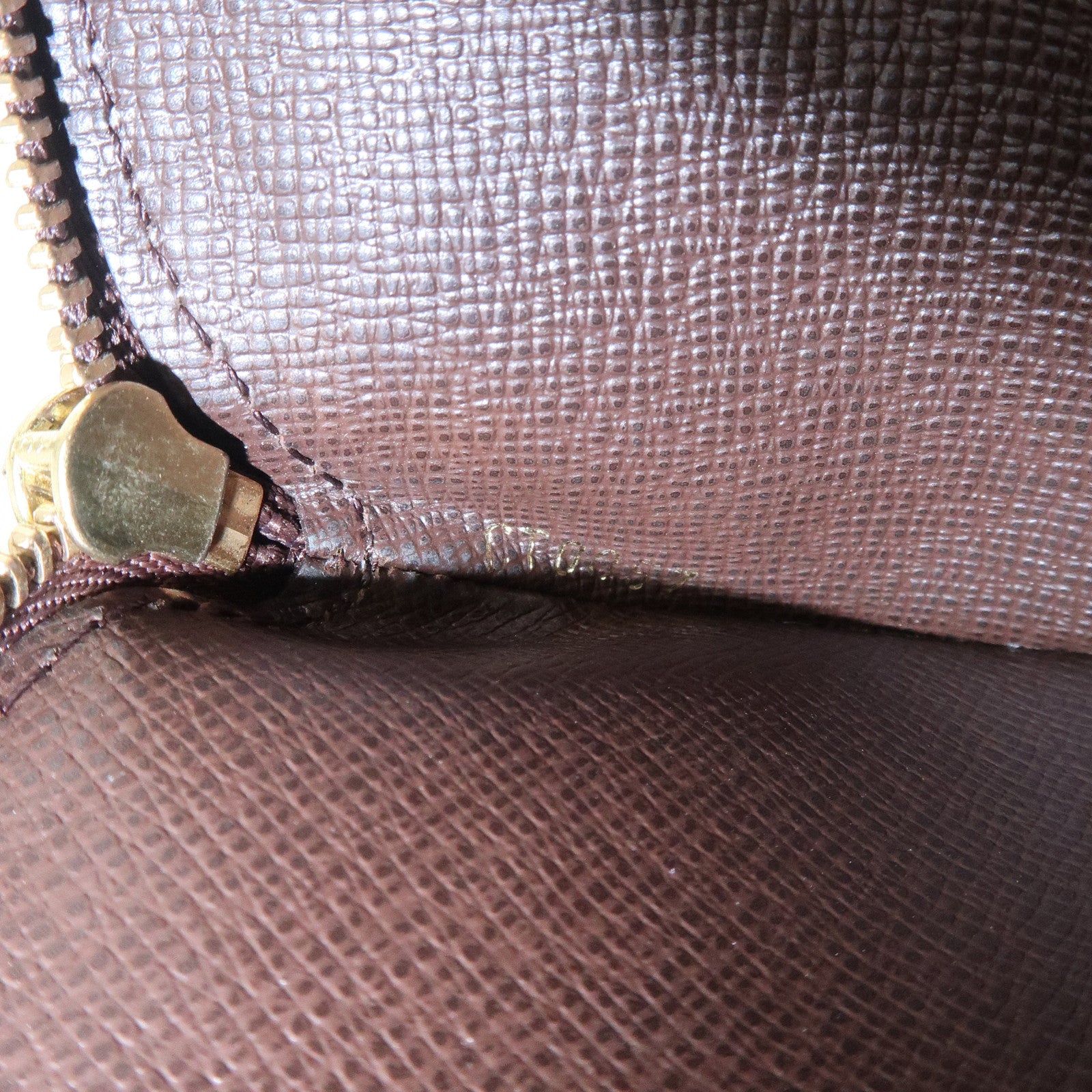 Louis Vuitton Mini Lin Porte Monnaie Round Coin Case M92453