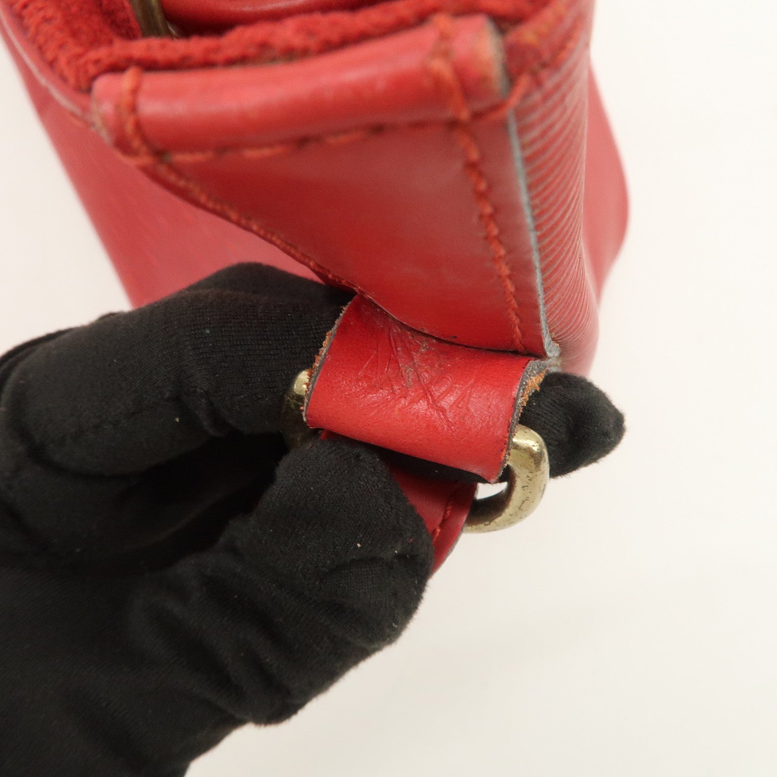 Louis Vuitton Epi Petit Noe Shoulder Bag Castilian Red M44107