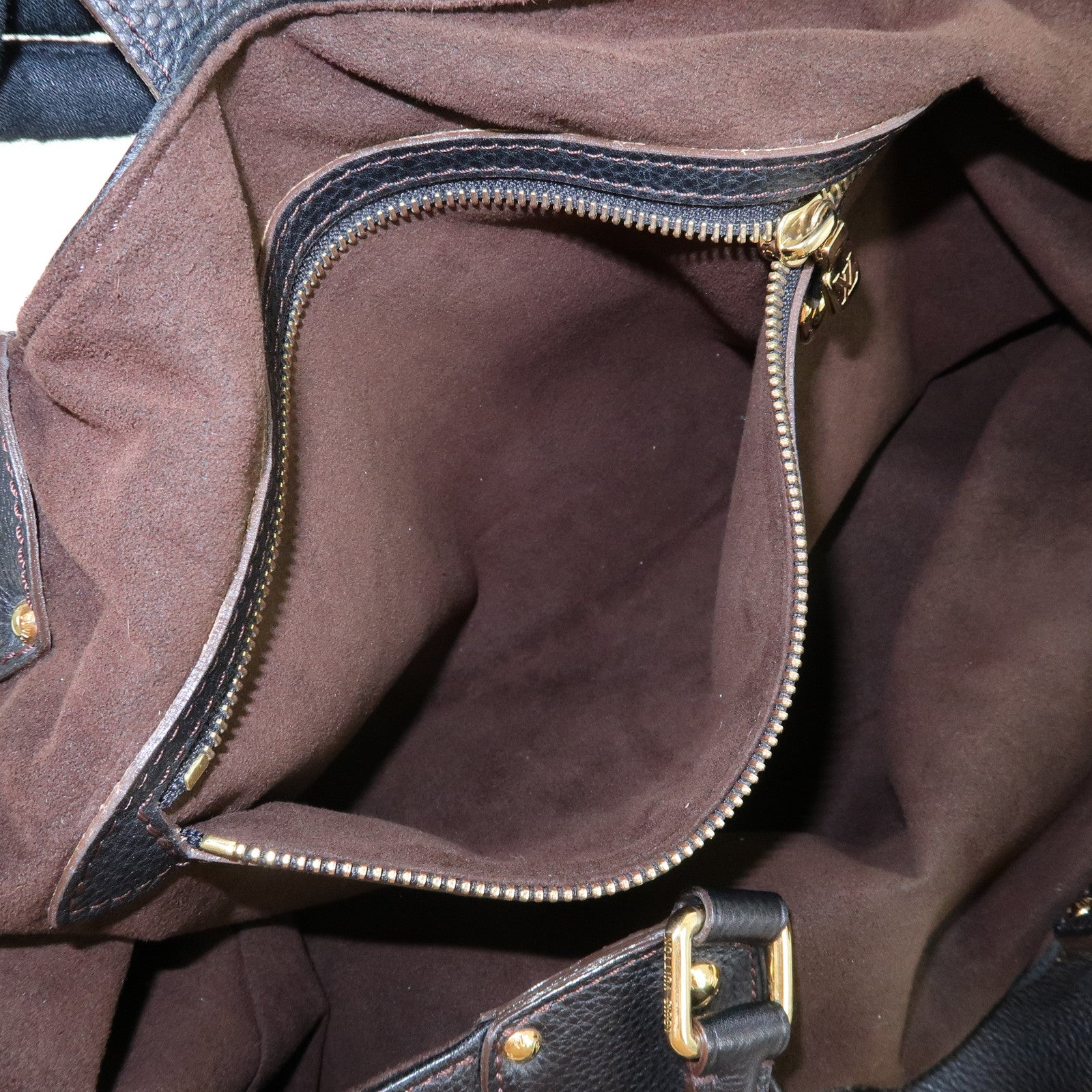 Louis Vuitton Monogram Leather Mahina L Shoulder Bag Noir M95765