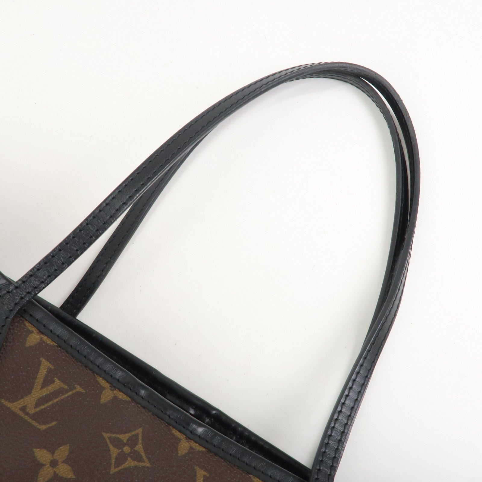 Louis Vuitton LV World Tour Monogram Neverfull MM Tote Bag M42844