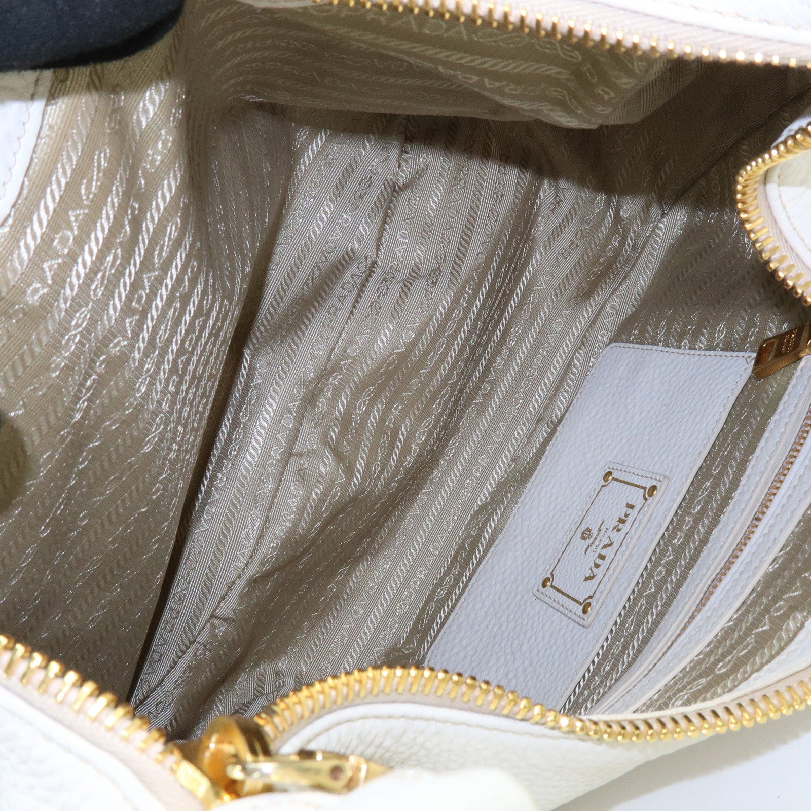 PRADA Logo Calf Leather Shoulder Bag Hand Bag White BR4311