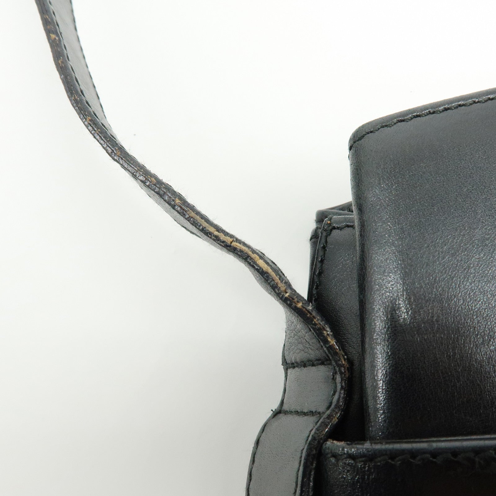 Ferragamo Gancini Leather Shoulder Bag Hand Bag Black