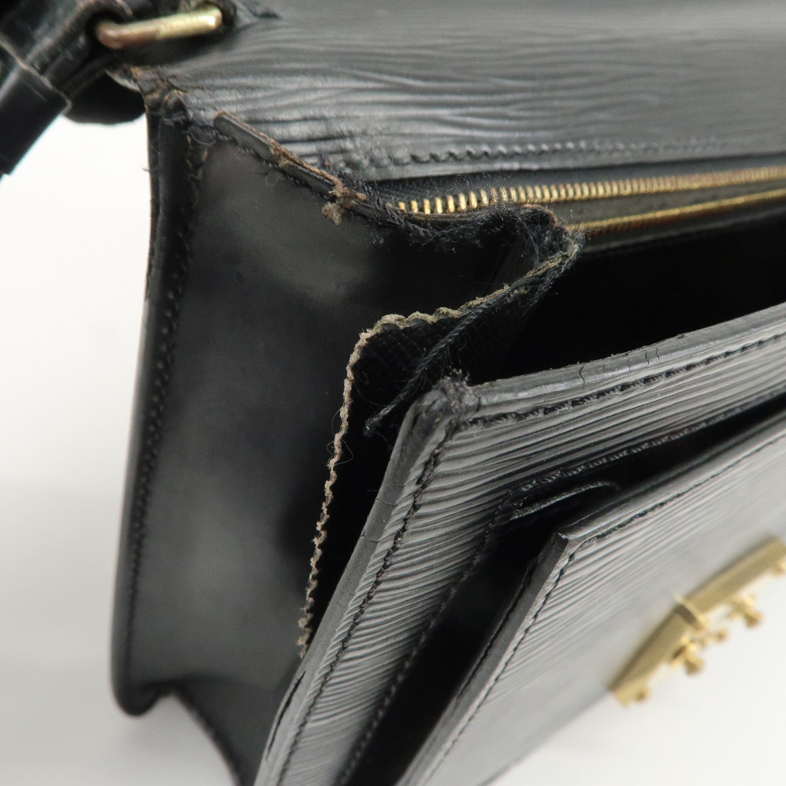 Louis Vuitton Epi Sellier Dragonne Clutch Bag Noir Black M52612