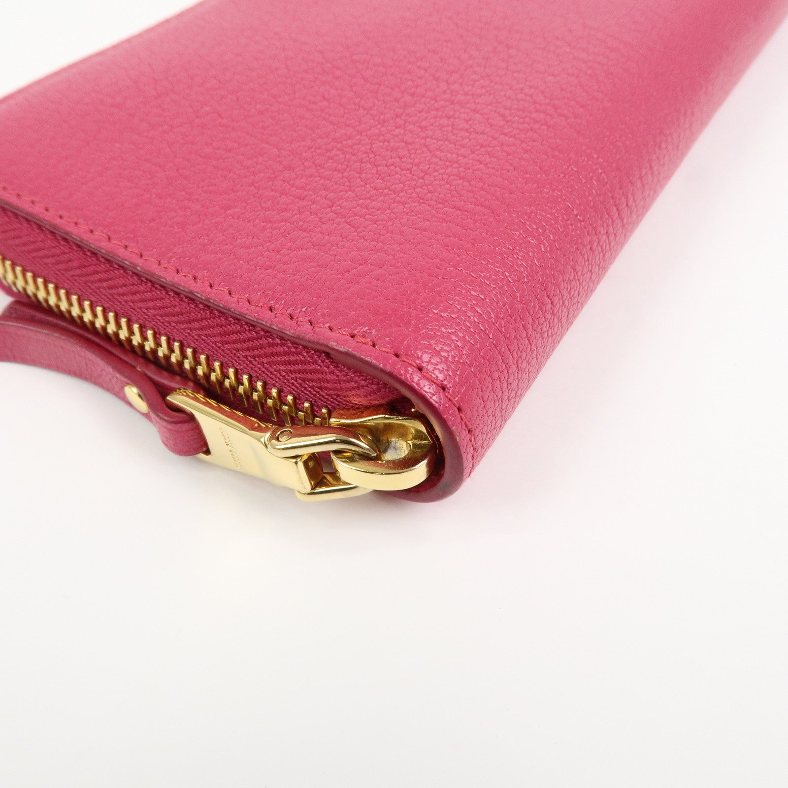MIU MIU Logo Leather Round Zippy Wallet Pink 5M0506