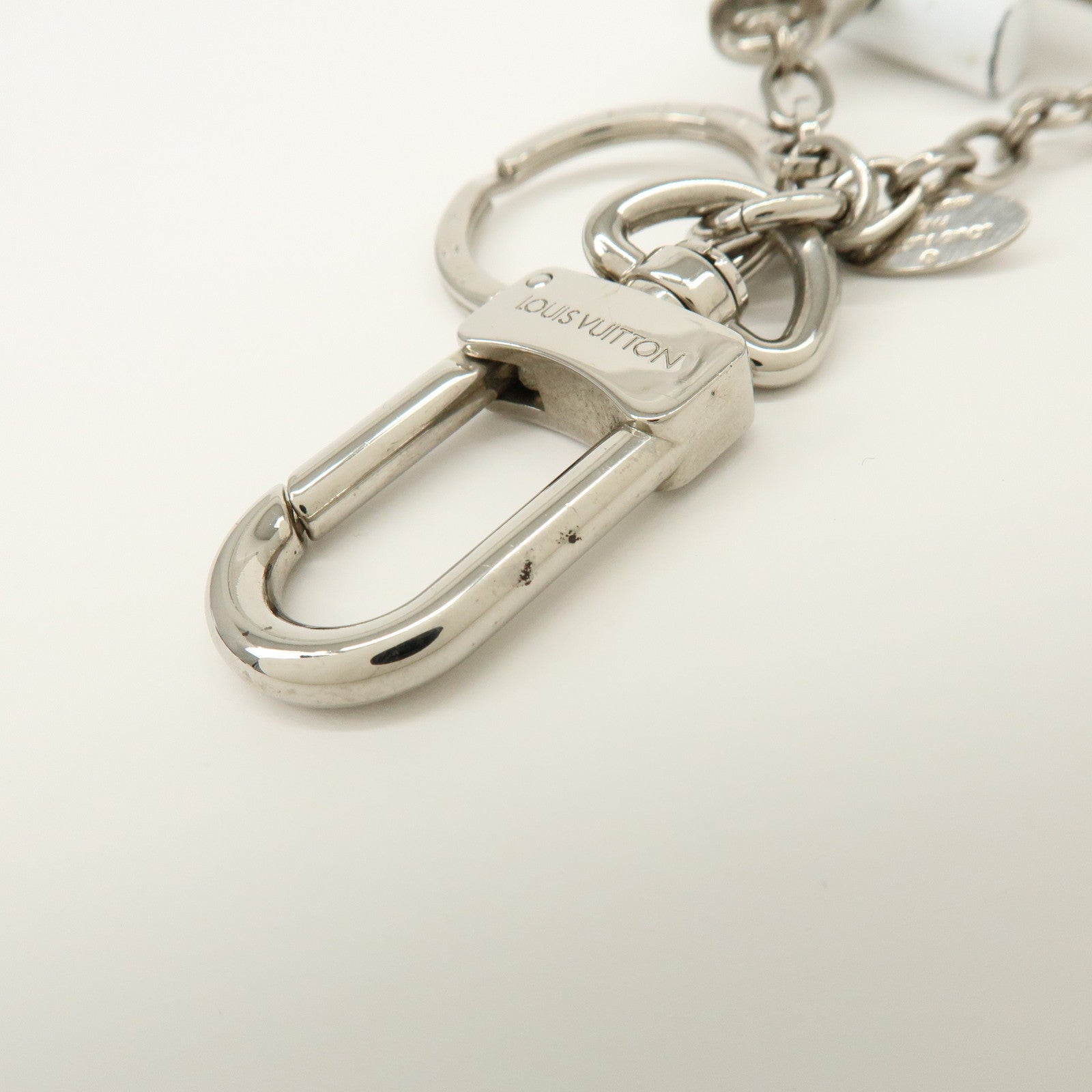 Louis Vuitton Twist Metal Bag Charm Key Holder Silver White M68010