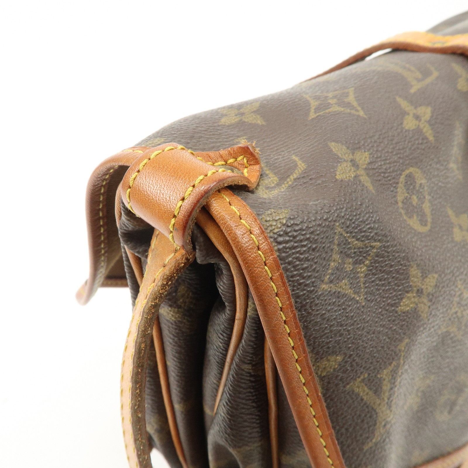 Louis Vuitton Monogram Saumur 30 Crossbody Bag Shoulder Bag M42256 Used