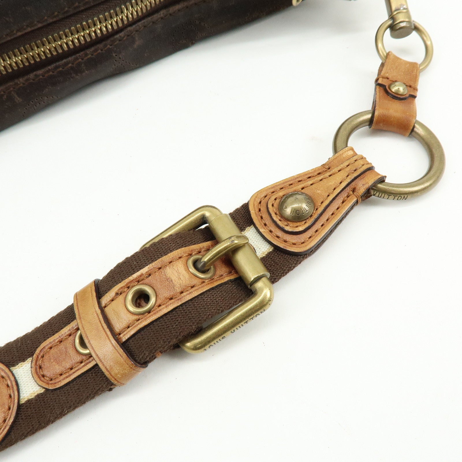 Louis Vuitton Pochette Onata Cuir Leather Shoulder Bag Cacao M40002