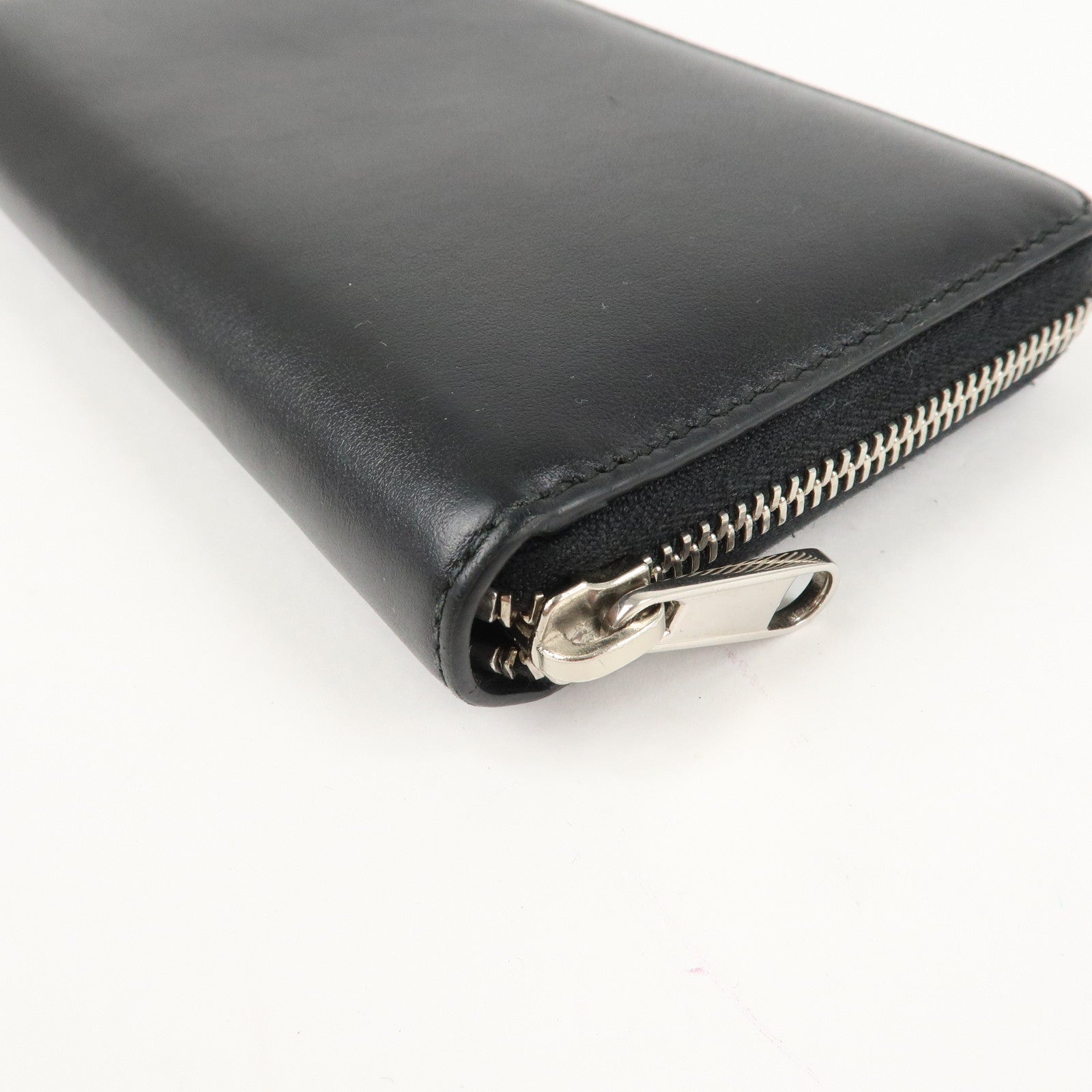 GUCCI Blade Embroidery Leather Zip Around Long Wallet Black Used