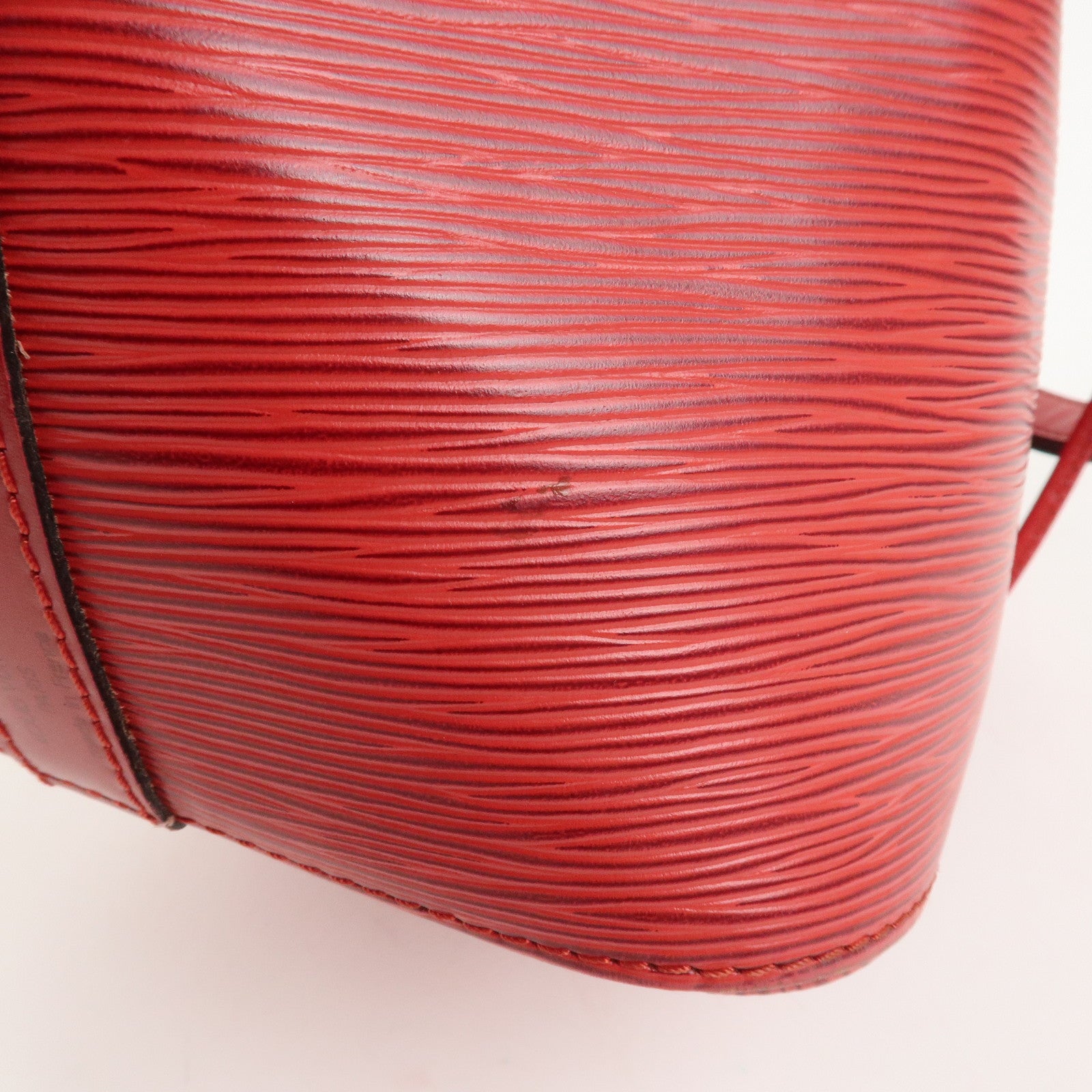 Louis Vuitton Epi Petit Noe Shoulder Bag Castilian Red M44107