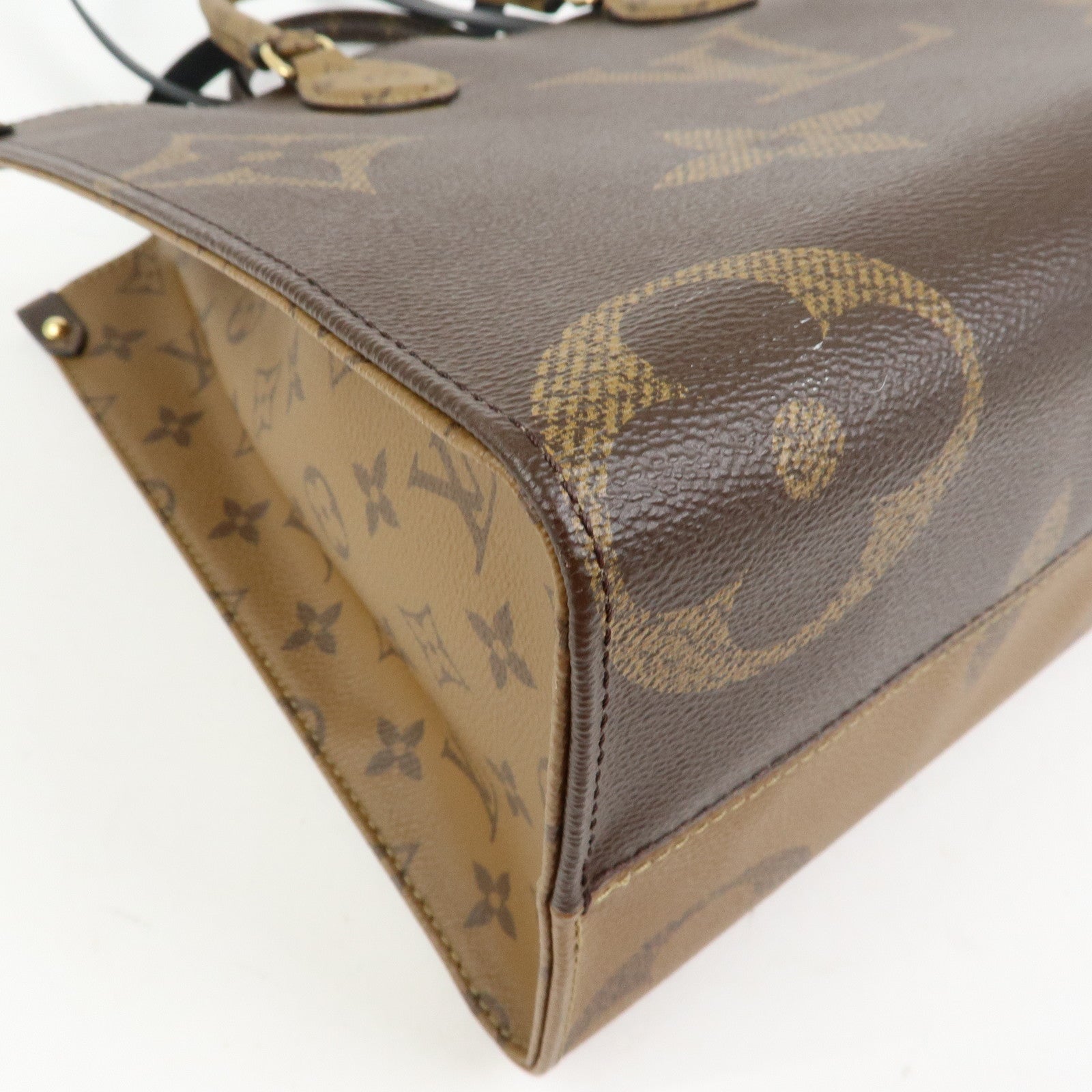 LOUIS VUITTON Monogram Giant Reverse On the Go MM Tote Bag M45321
