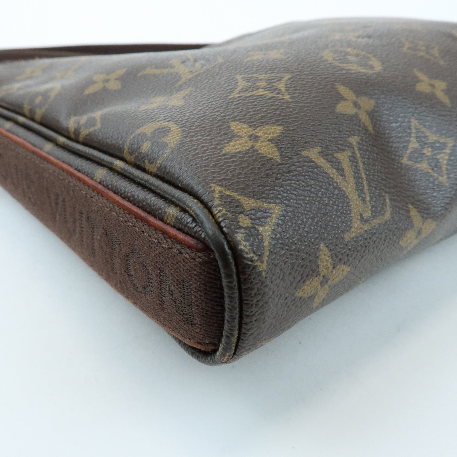 Louis Vuitton Monogram Trotteur Beaubourg Shoulder Bag Brown M97037