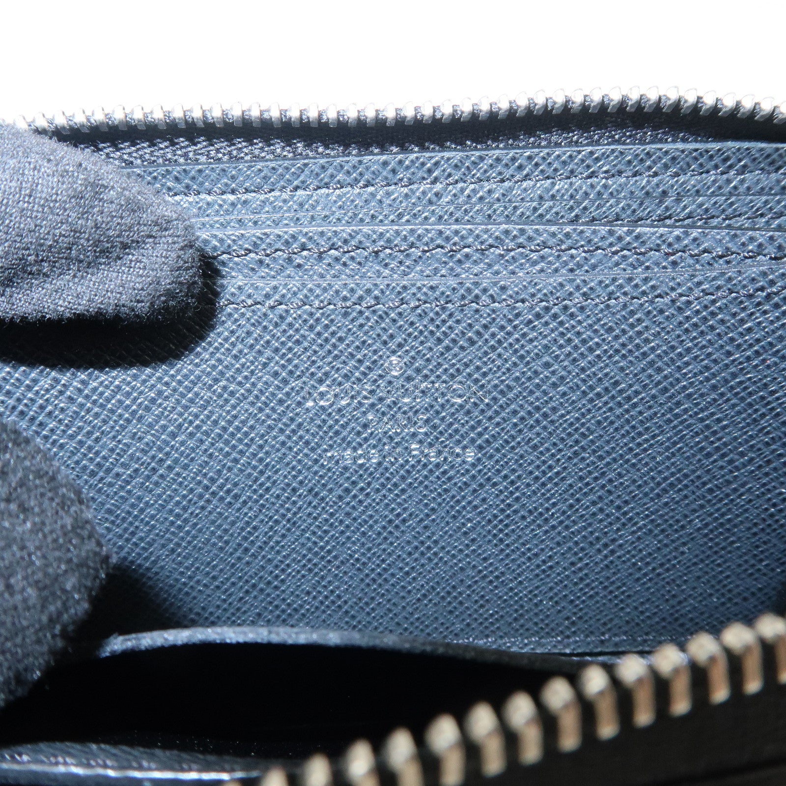 Louis Vuitton Taiga Zippy Coin Purse Coin Case Noir M30511