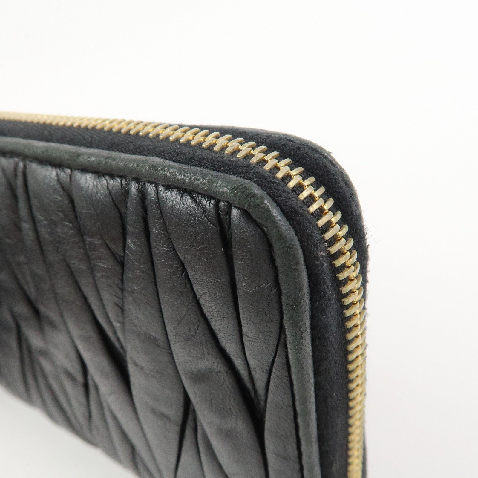 MIU MIU Matelasse Nappa Leather Zippy Long Wallet Black