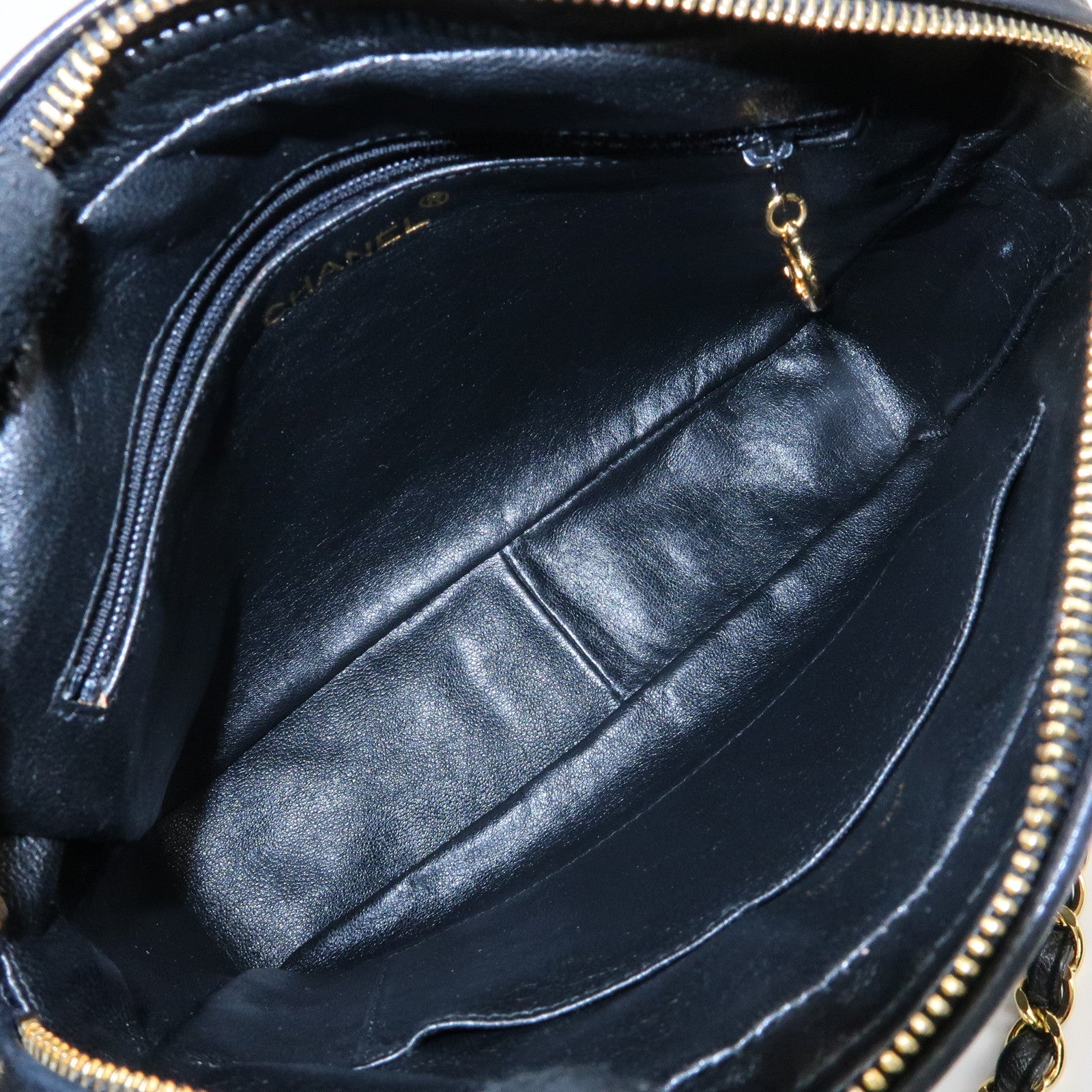 CHANEL Matelasse Lambskin Chain Shoulder Bag Crossbody Bag Black