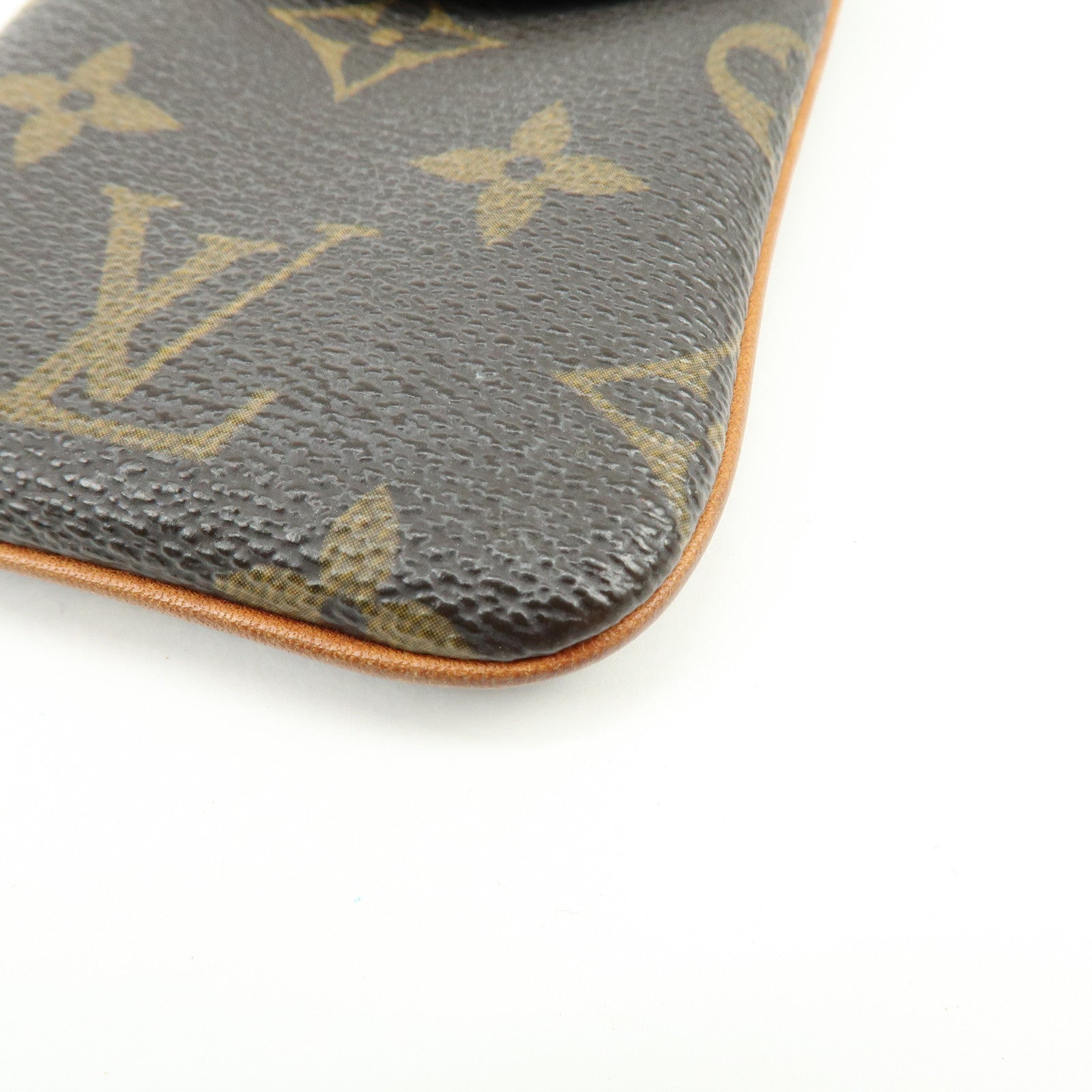 Louis Vuitton Monogram Etui Telefonne MM Phone Case Brown M66546