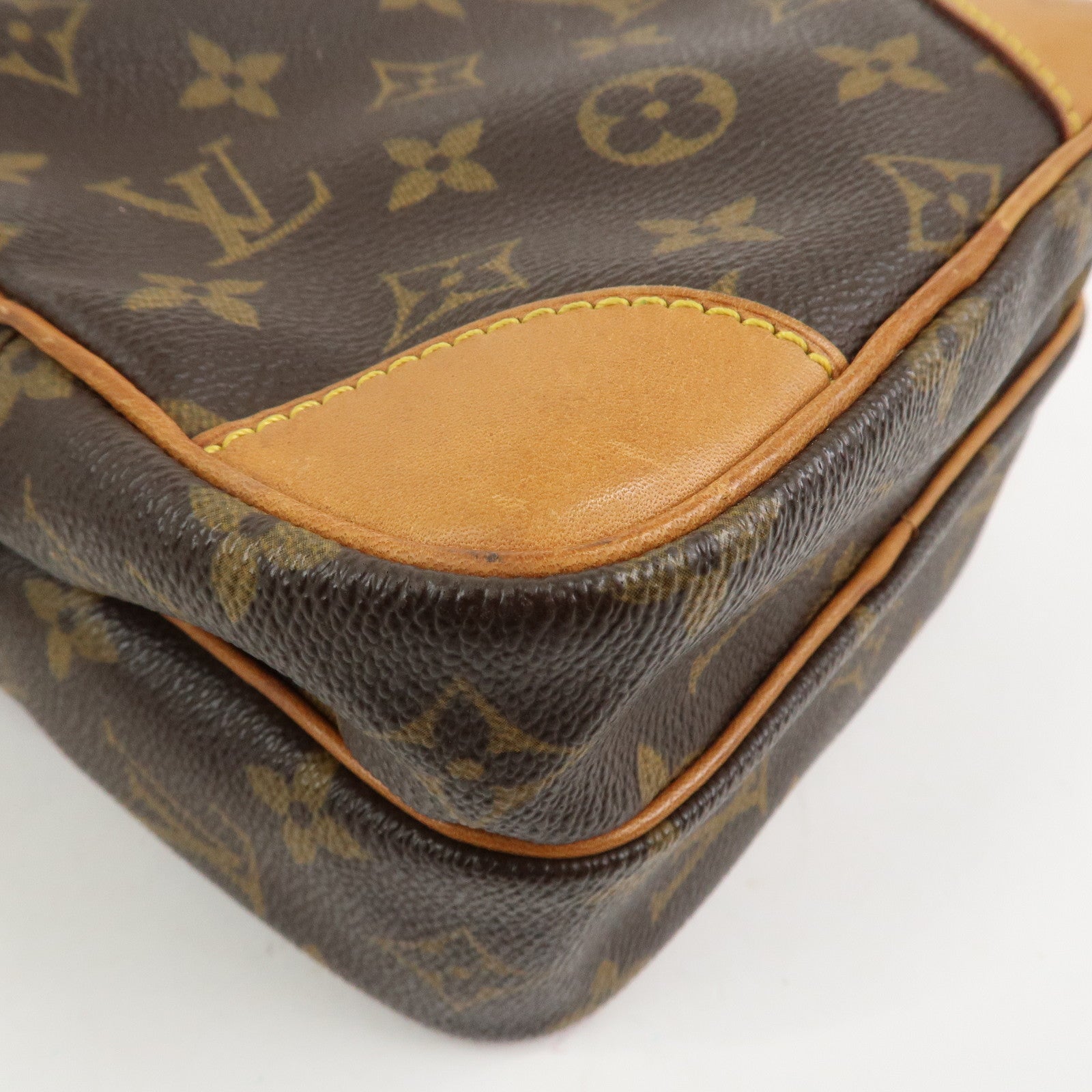 Louis Vuitton Monogram Amazone Shoulder Bag Crossbody Bag M45236