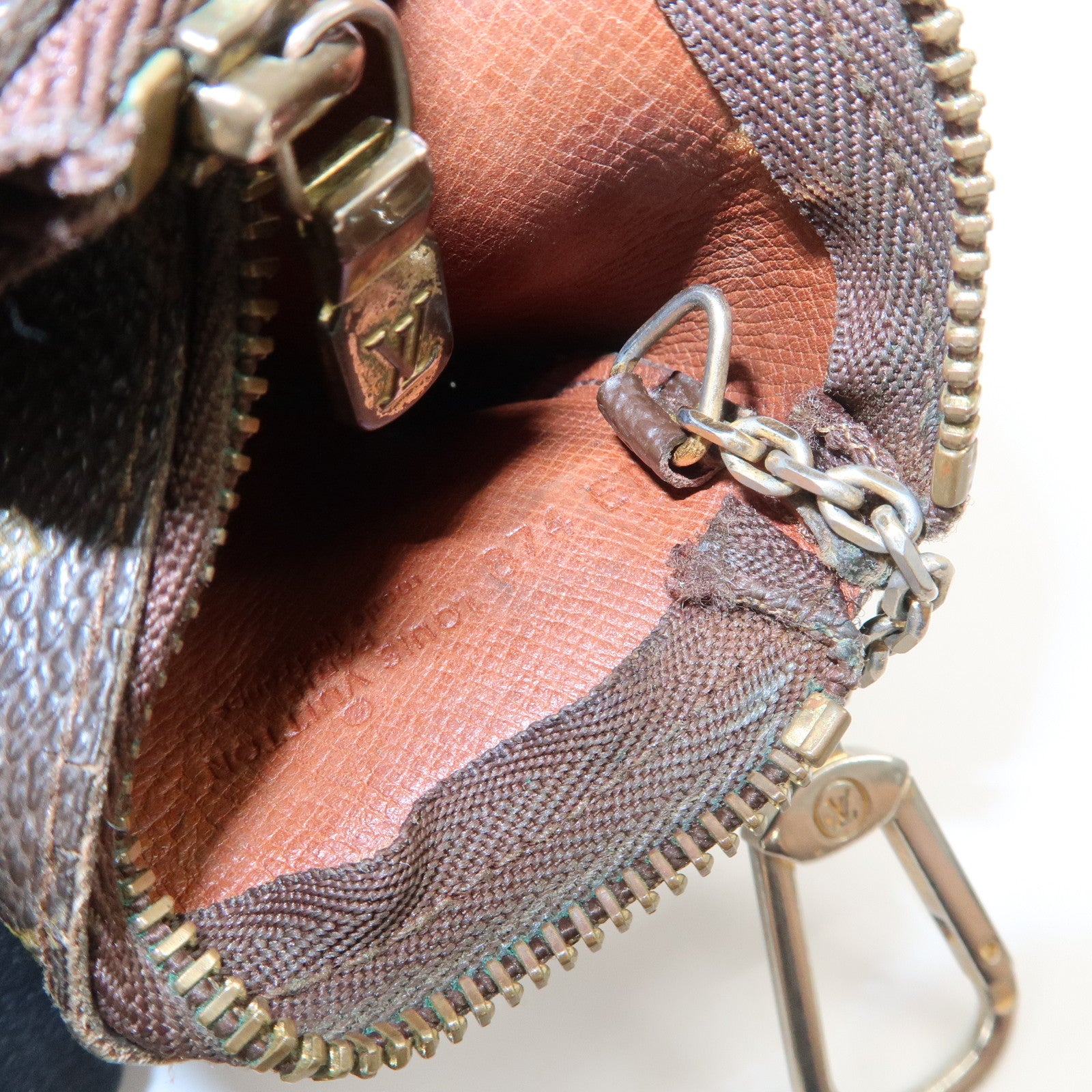 Louis Vuitton Monogram Pochette Cles Coin Case Key Case M62650