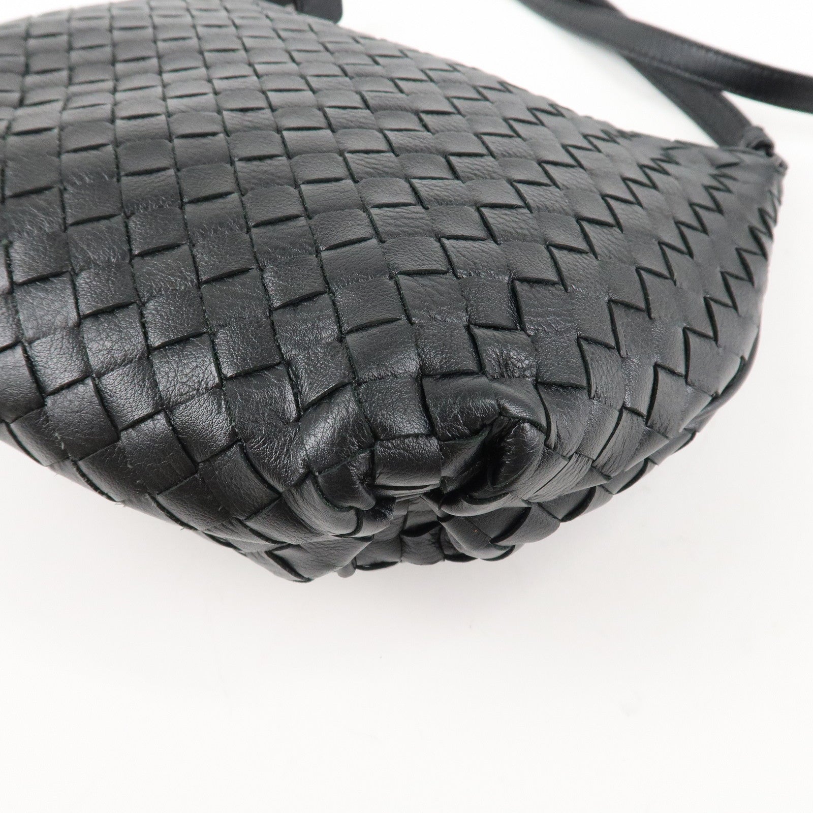 BOTTEGA VENETA Intrecciato Leather Shoulder Bag Black Used