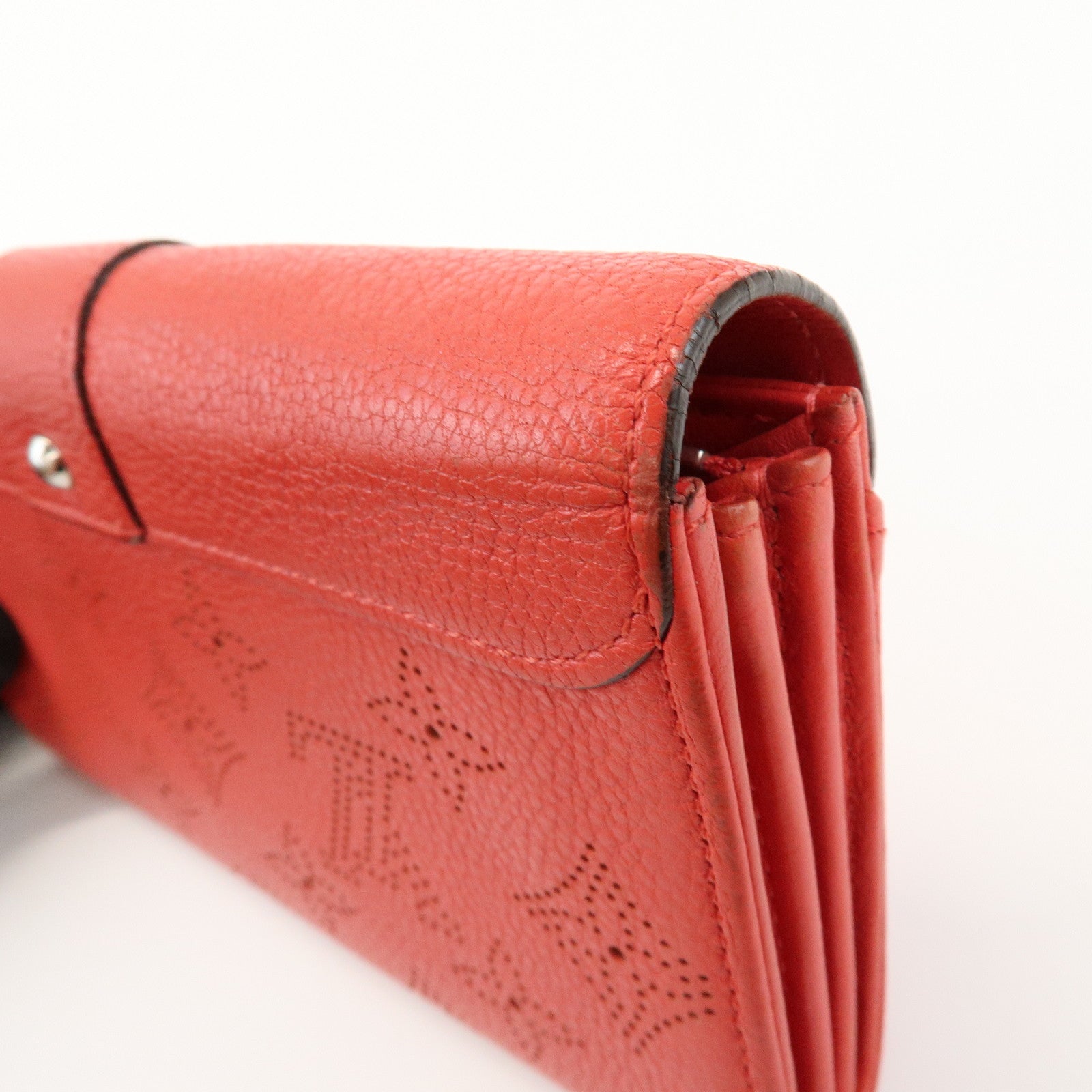 Louis Vuitton Mahina Leather Portefeuille Iris Long Wallet M58161