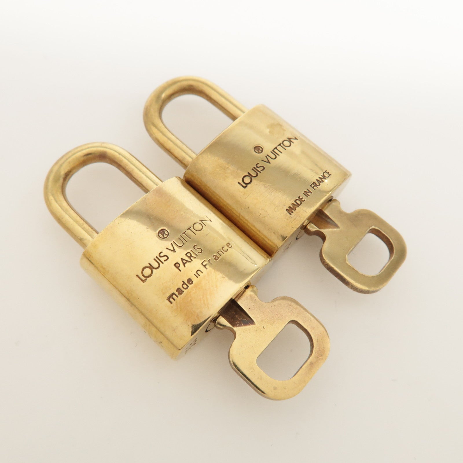 Louis Vuitton Set of 10 Lock & Key Cadena Key Lock Metal Gold Used Used
