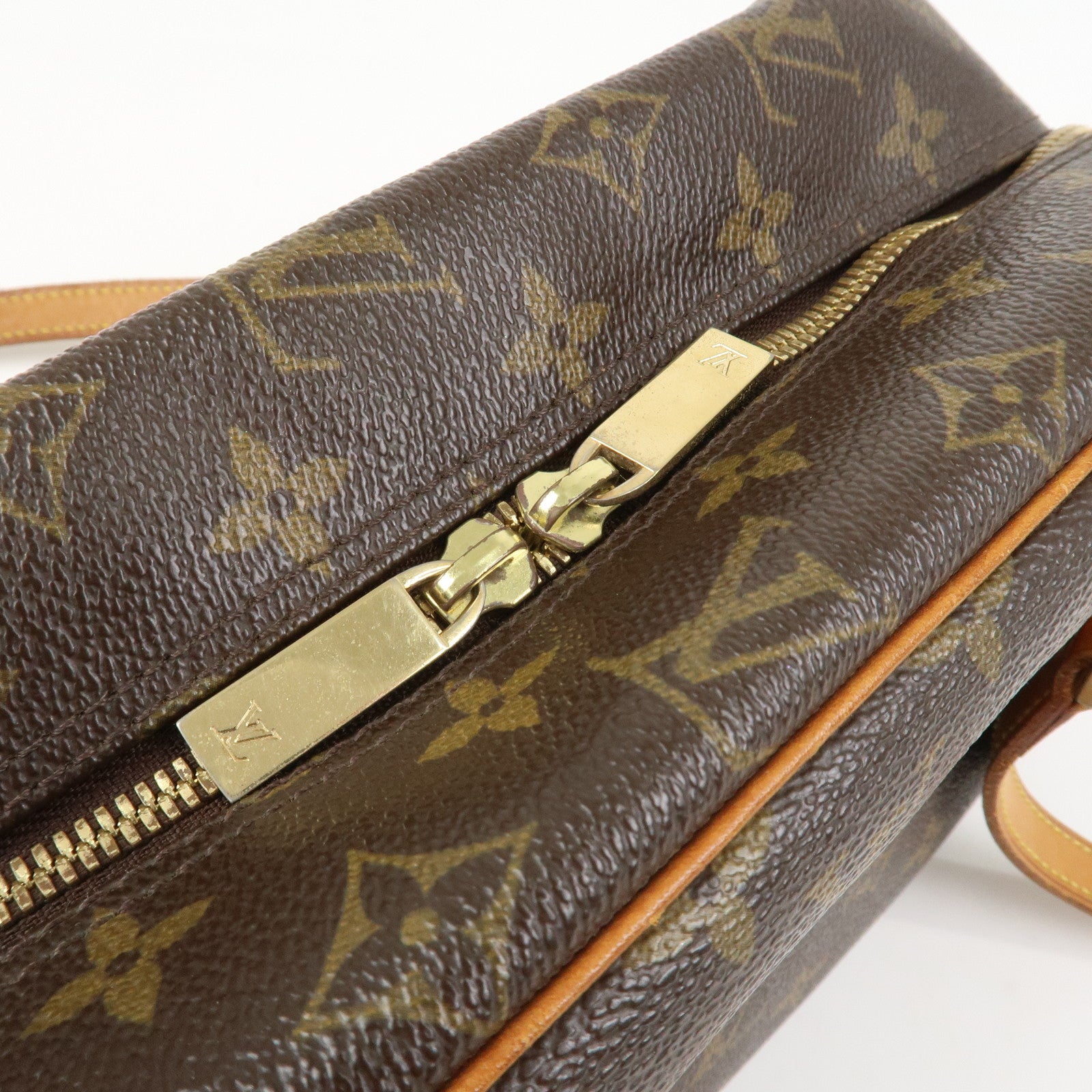 Louis Vuitton Monogram Cite MM Shoulder Bag Hand Bag M51182