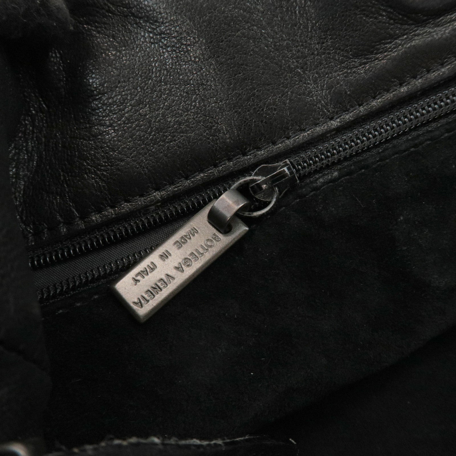 BOTTEGA VENETA Intrecciato Leather Shoulder Bag Black 105001