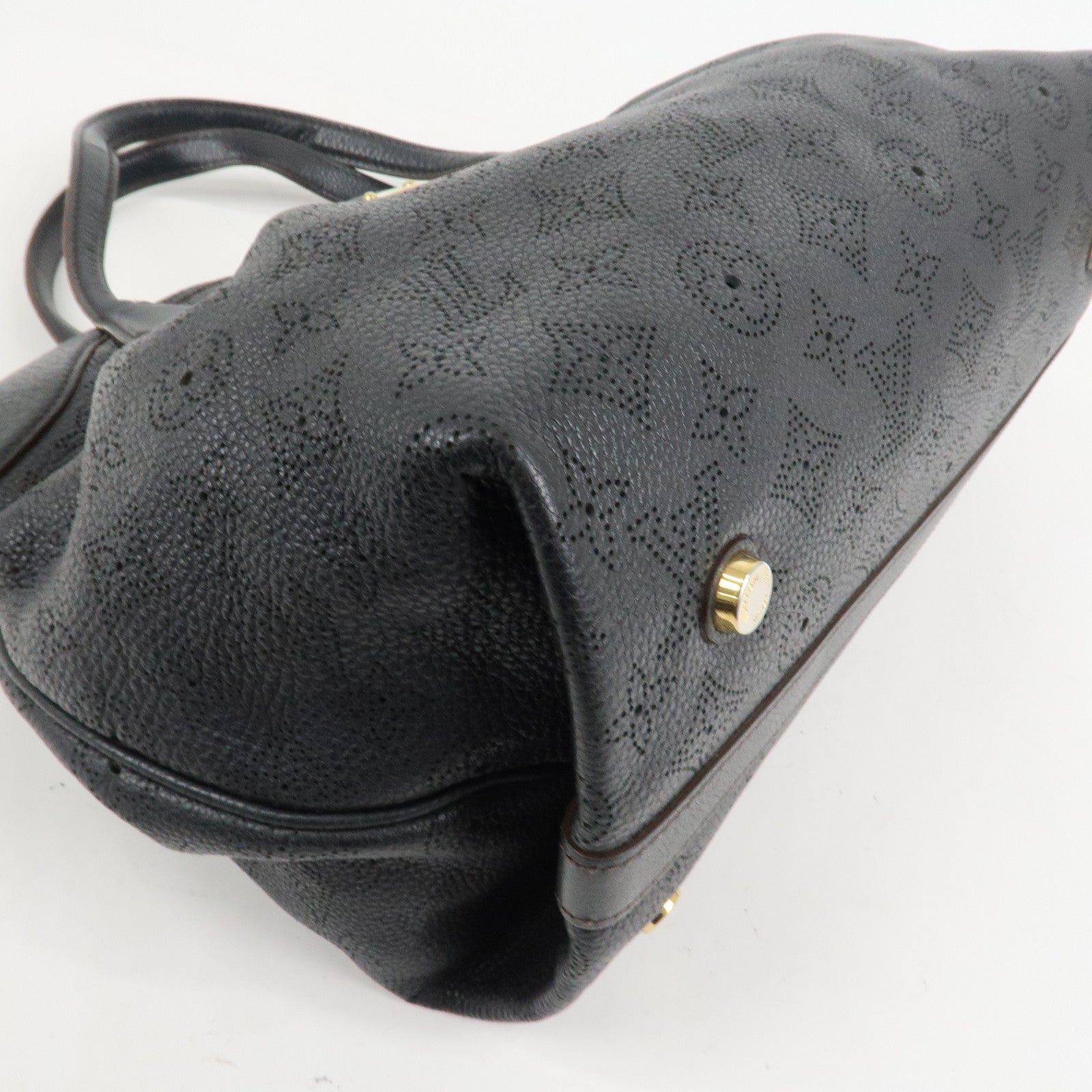 Louis Vuitton Monogram Mahina PM Shoulder Bag Noir Black M93465
