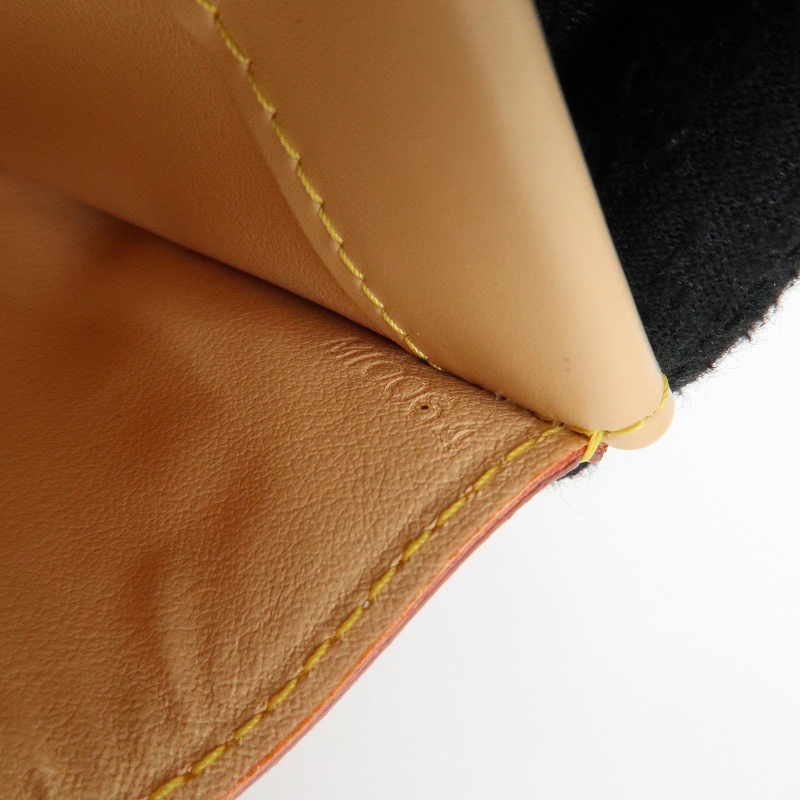 Louis Vuitton Monogram Porte Monnaie Plat Coin Case Blanc M92657