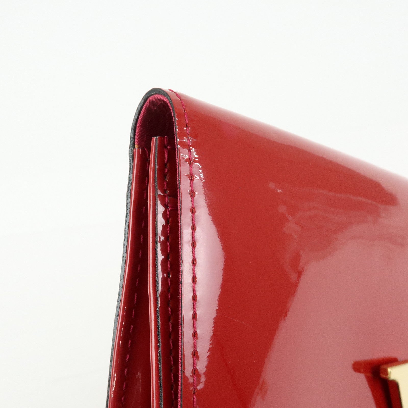 Louis Vuitton Vernis Leather Pochette Louise EW Clutch Bag M94270