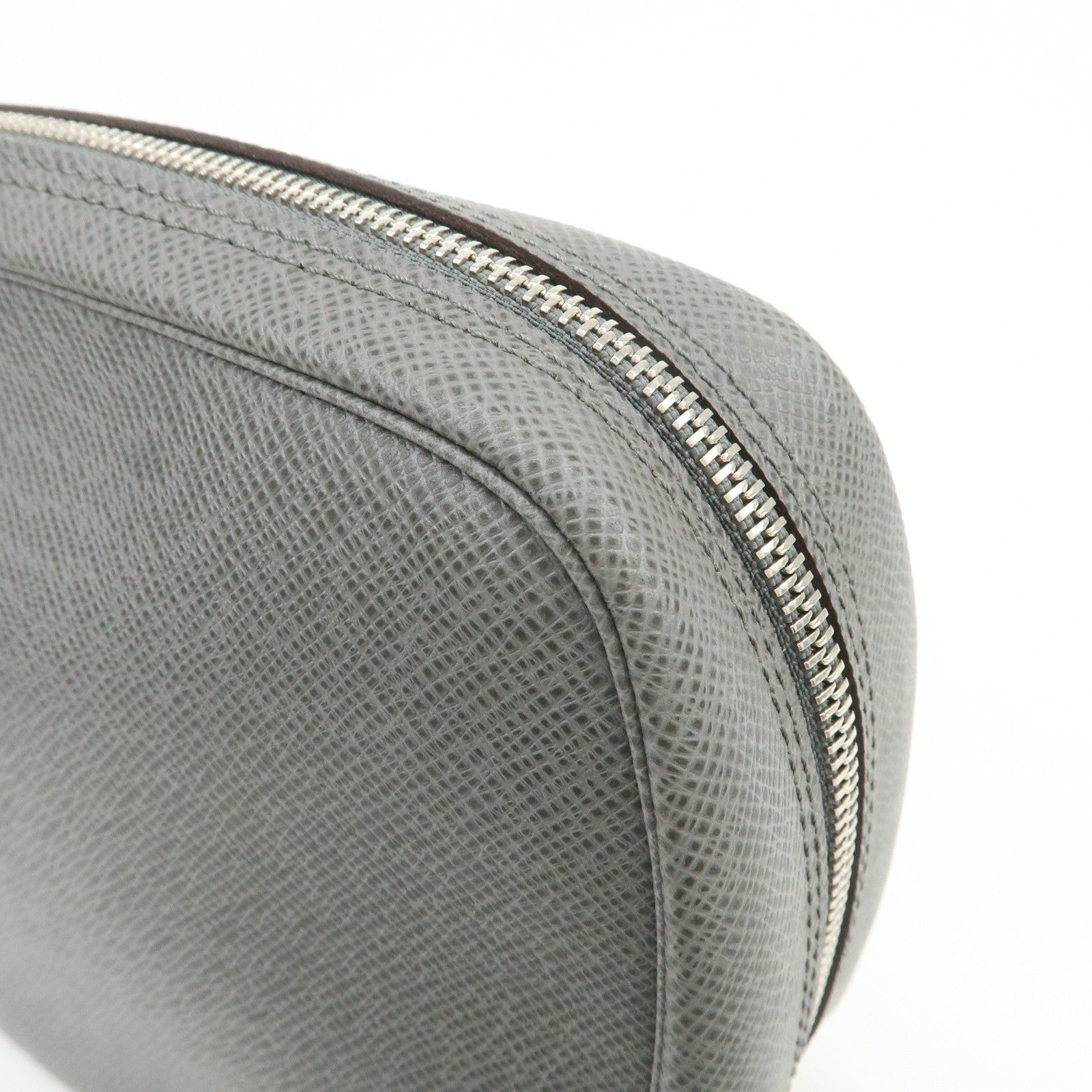 Louis Vuitton Taiga Trousse Toilette GM Pouch Glacier M32663