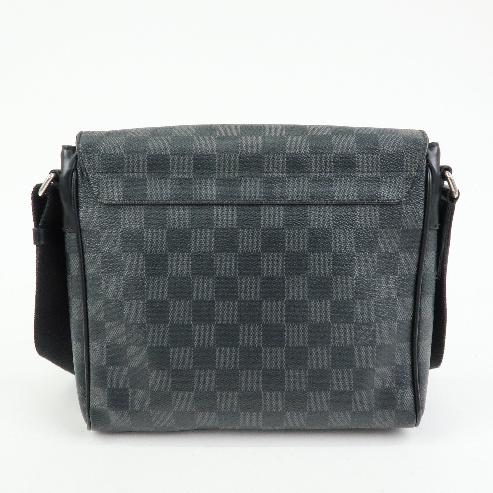 Louis Vuitton Damier Graphite District PM NM Crossbody Bag N41028