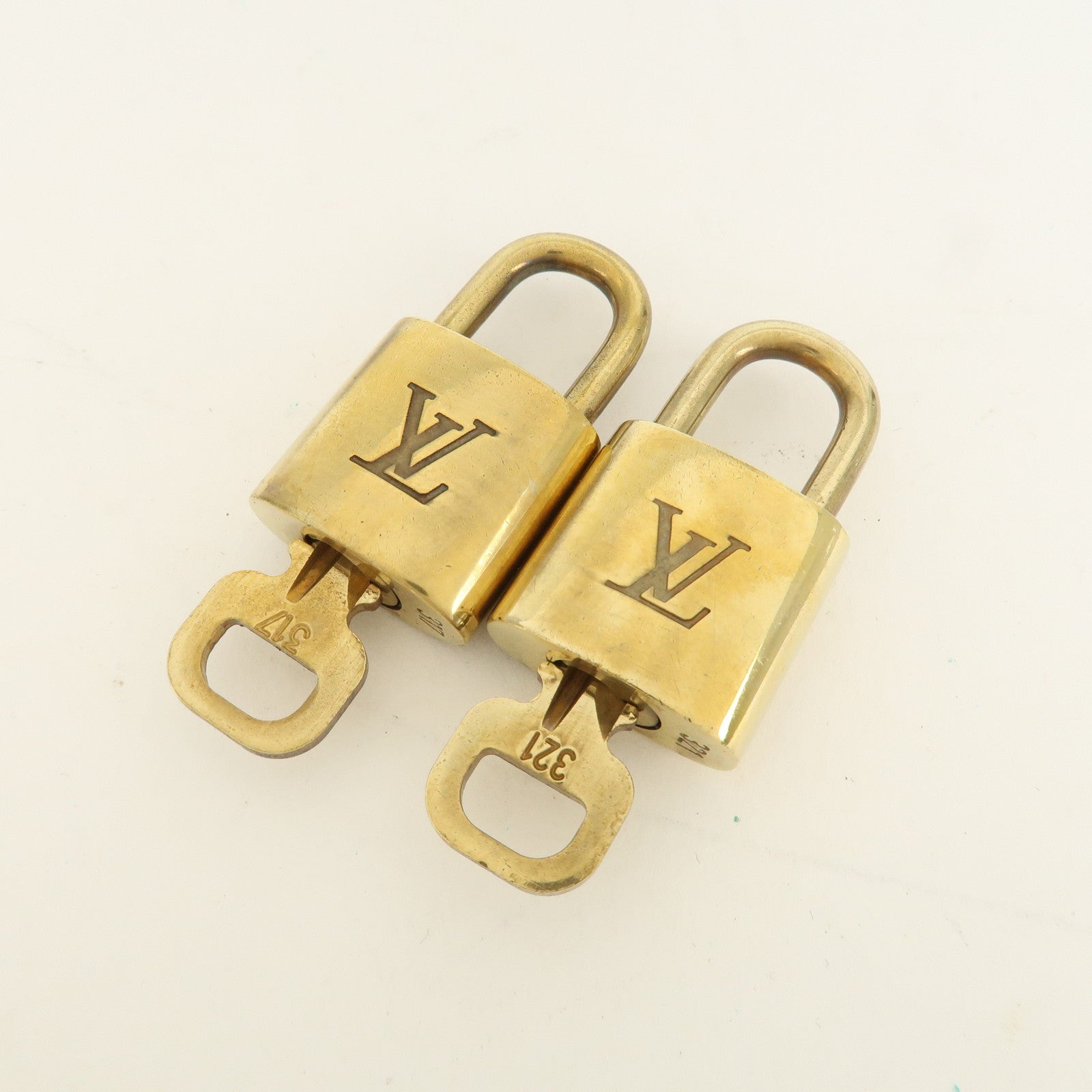 Louis Vuitton Set of 10 Lock & Key Cadena Key Lock Metal Gold Used