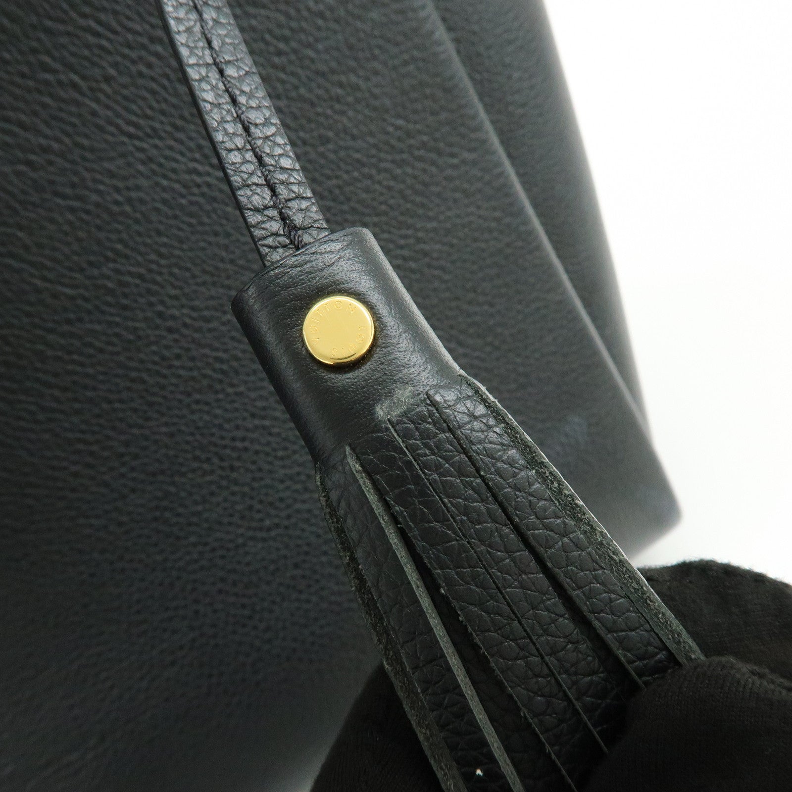 Louis Vuitton Lock Me Calf Leather Hand Bag Noir Black M54569