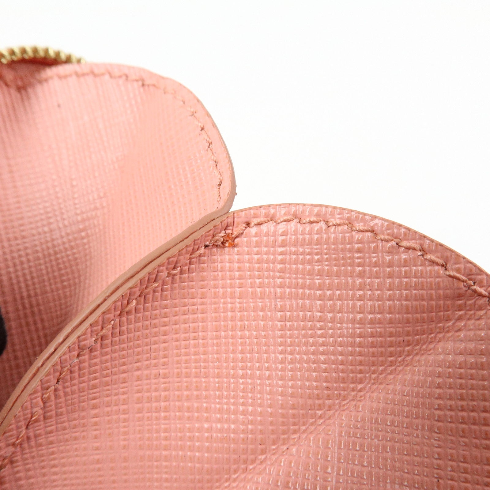 Ferragamo Gancini Leather Heart Motif Coin Case Pink