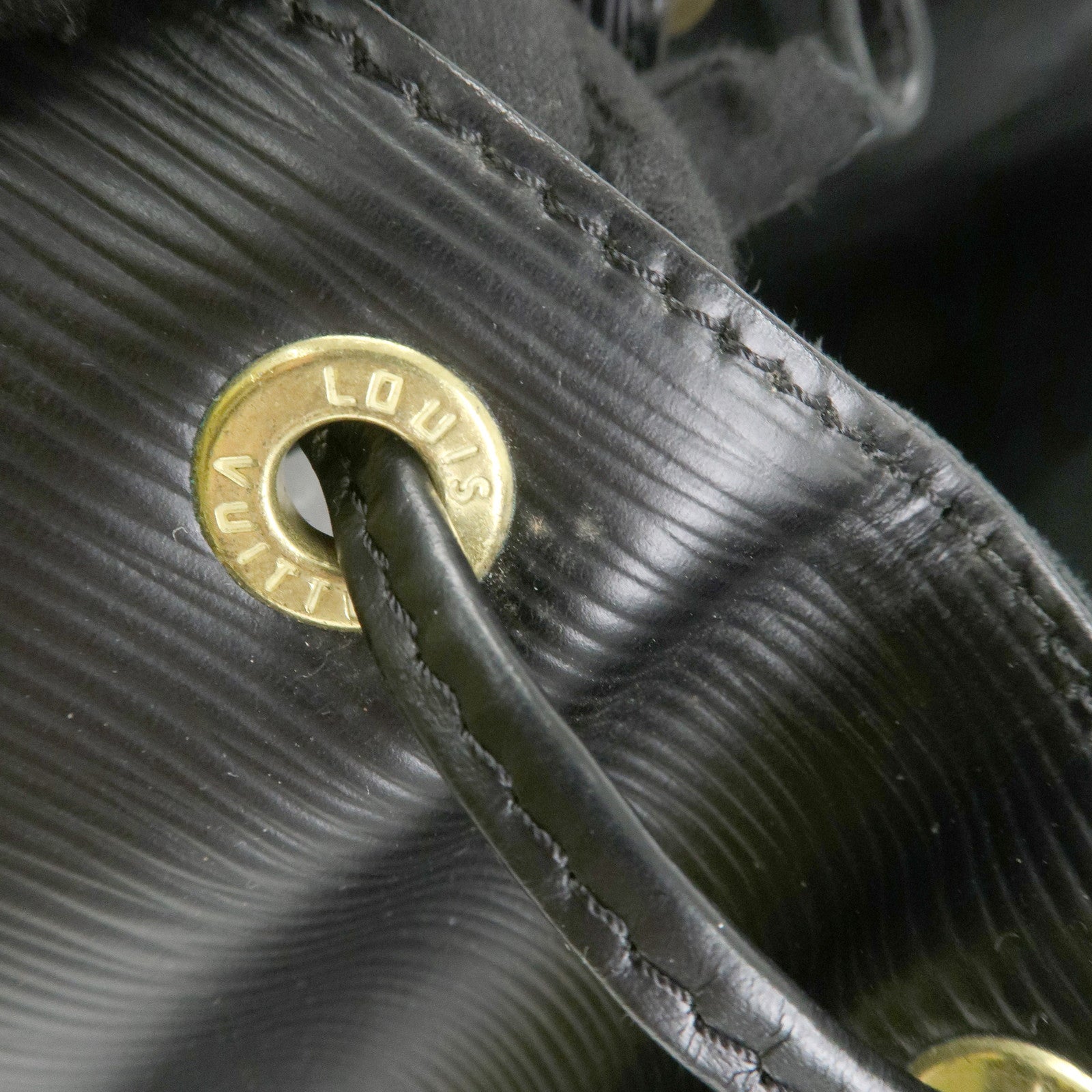 Louis Vuitton Epi Petit Noe Shoulder Bag Noir Black M44102